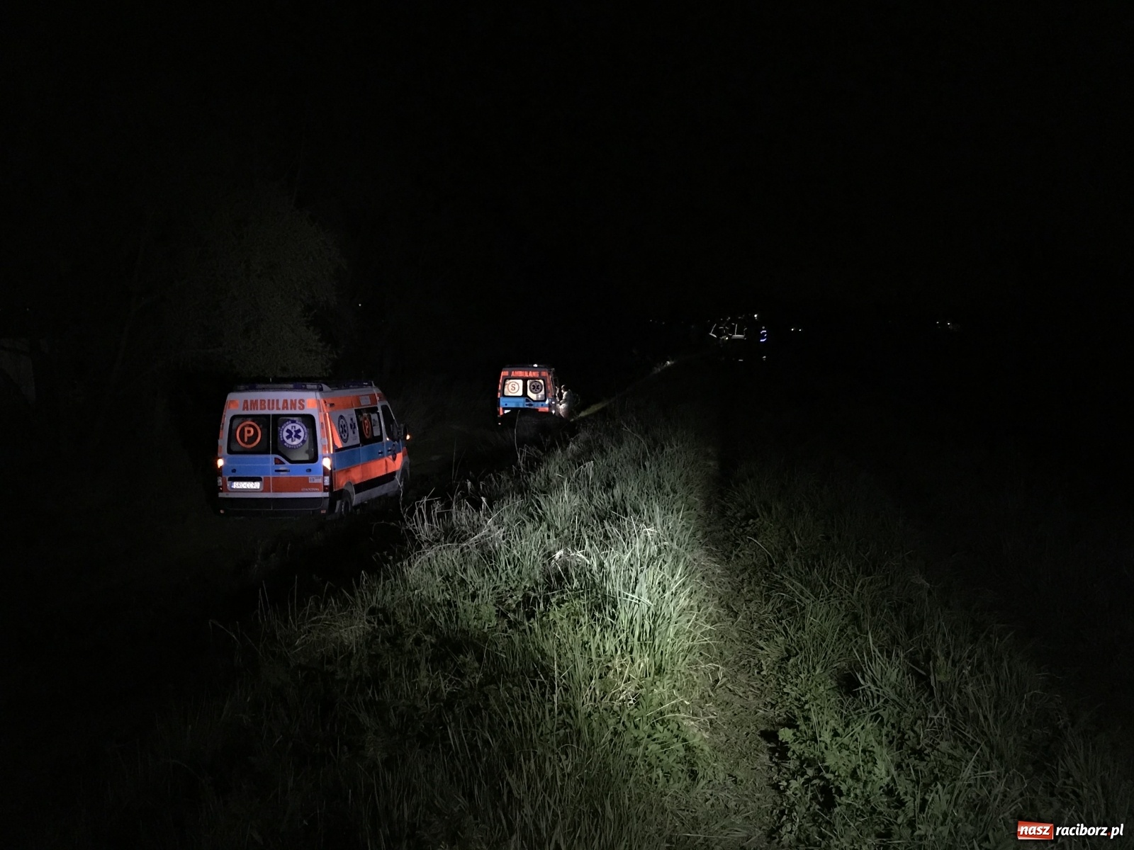 Zdjęcie w galerii na portalu naszraciborz.pl: Dwoje nastolatków rannych w wypadku nad Odrą [FOTO] wiadomości z regionu