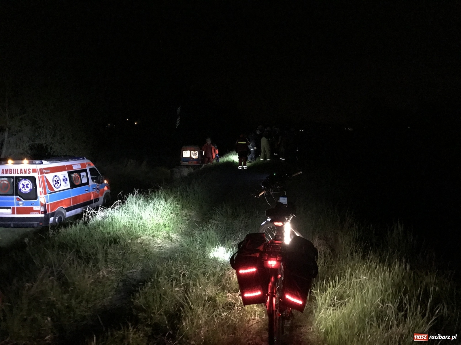 Zdjęcie w galerii na portalu naszraciborz.pl: Dwoje nastolatków rannych w wypadku nad Odrą [FOTO] wiadomości z regionu