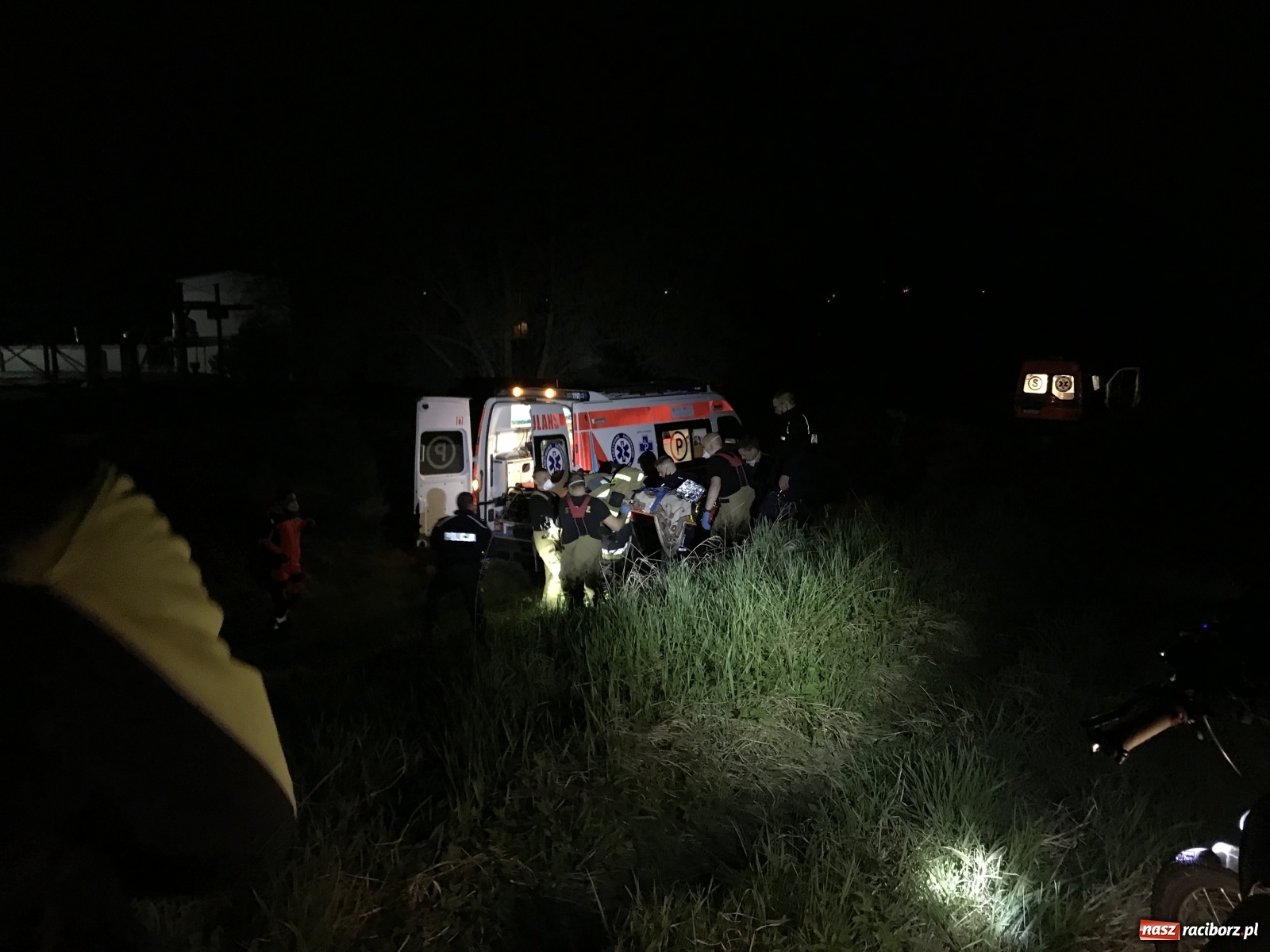 Zdjęcie w galerii na portalu naszraciborz.pl: Dwoje nastolatków rannych w wypadku nad Odrą [FOTO] wiadomości z regionu