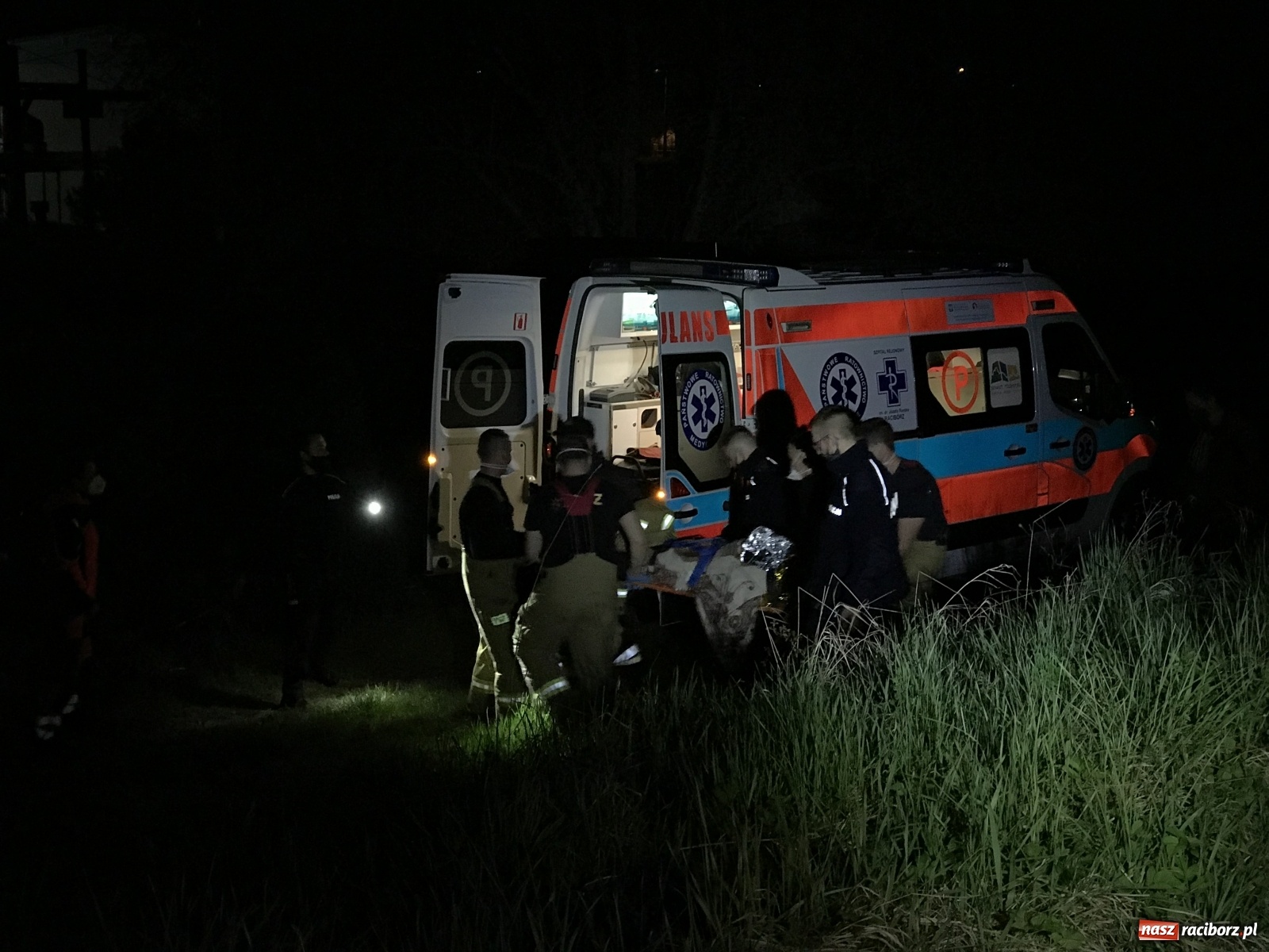 Zdjęcie w galerii na portalu naszraciborz.pl: Dwoje nastolatków rannych w wypadku nad Odrą [FOTO] wiadomości z regionu
