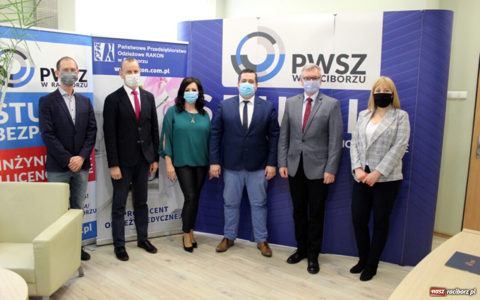 Zdjęcie w galerii na portalu naszraciborz.pl: PWSZ w Raciborzu podpisała umowę o współpracy z firmą Rakon wiadomości z regionu