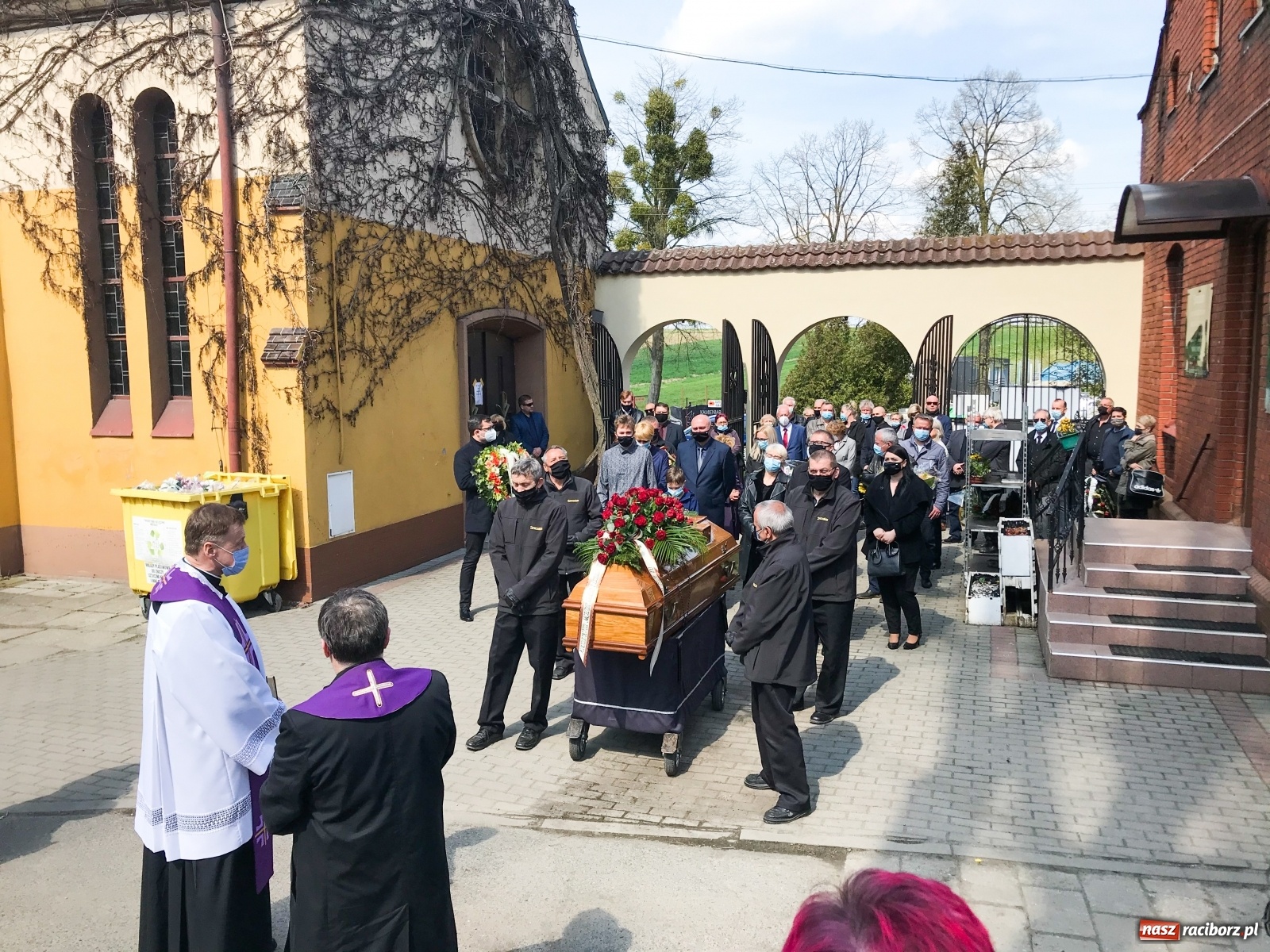Zdjęcie w galerii na portalu naszraciborz.pl: Na cmentarzu Jeruzalem pożegnano dr. Kunickiego wiadomości z regionu