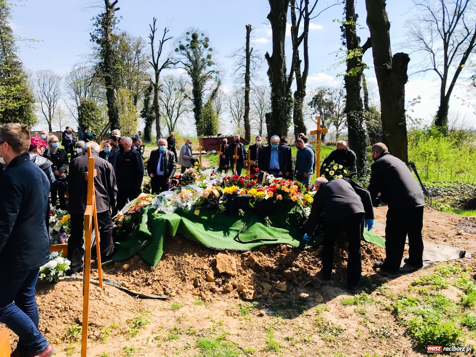 Zdjęcie w galerii na portalu naszraciborz.pl: Na cmentarzu Jeruzalem pożegnano dr. Kunickiego wiadomości z regionu