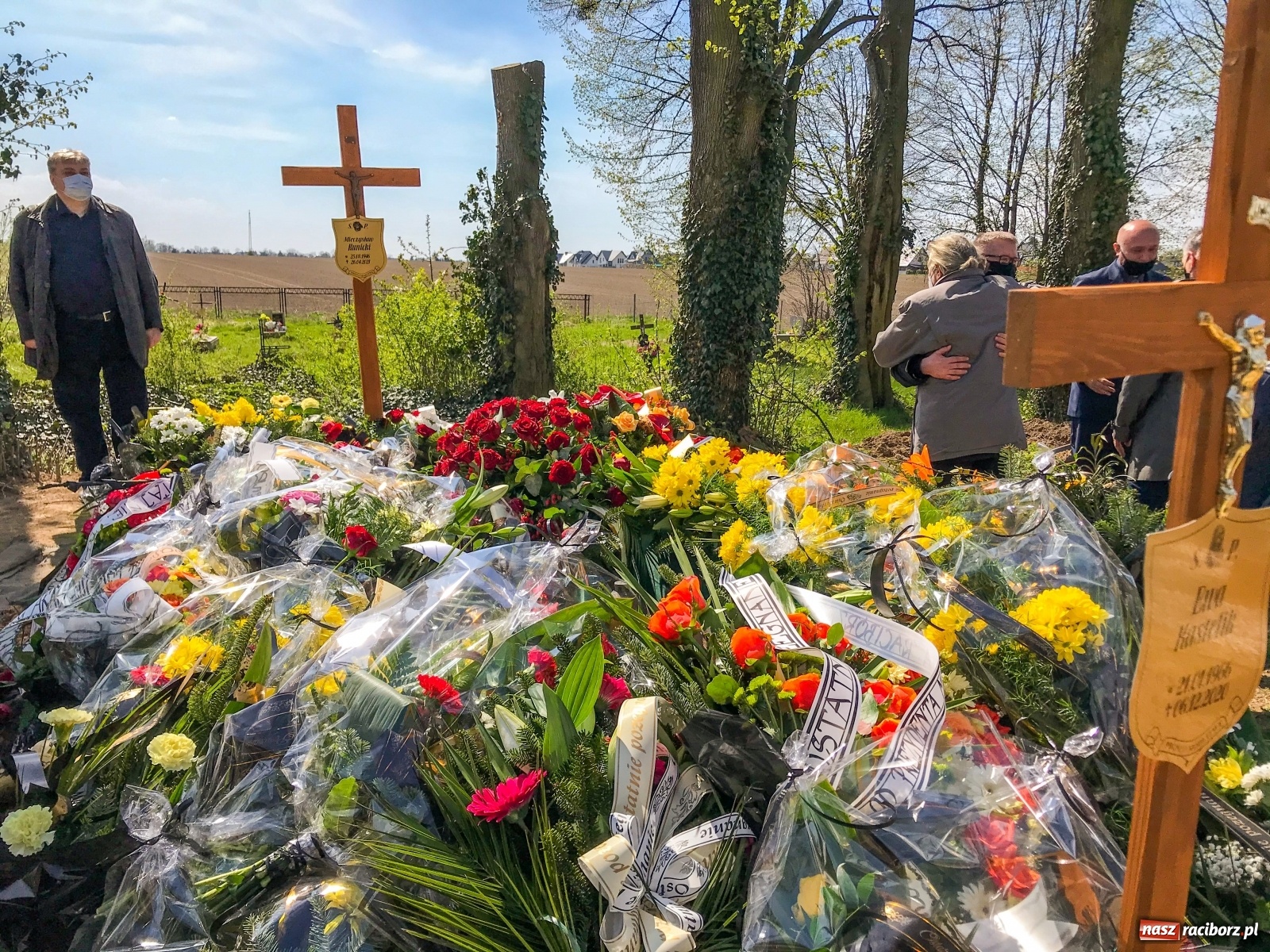 Zdjęcie w galerii na portalu naszraciborz.pl: Na cmentarzu Jeruzalem pożegnano dr. Kunickiego wiadomości z regionu