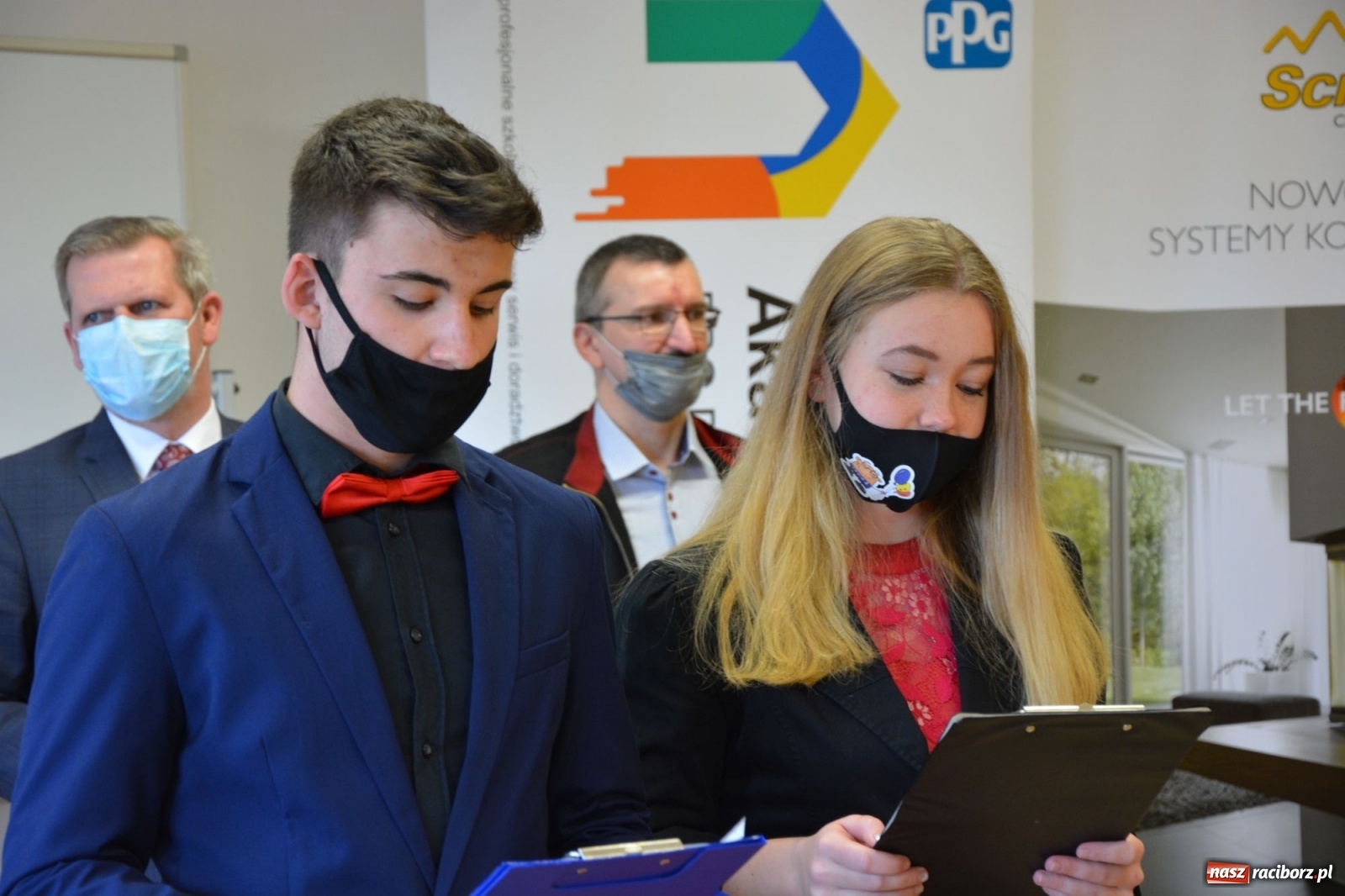 Zdjęcie w galerii na portalu naszraciborz.pl: Absolwenci Budowlanki-Gastronomika odebrali świadectwa wiadomości z regionu