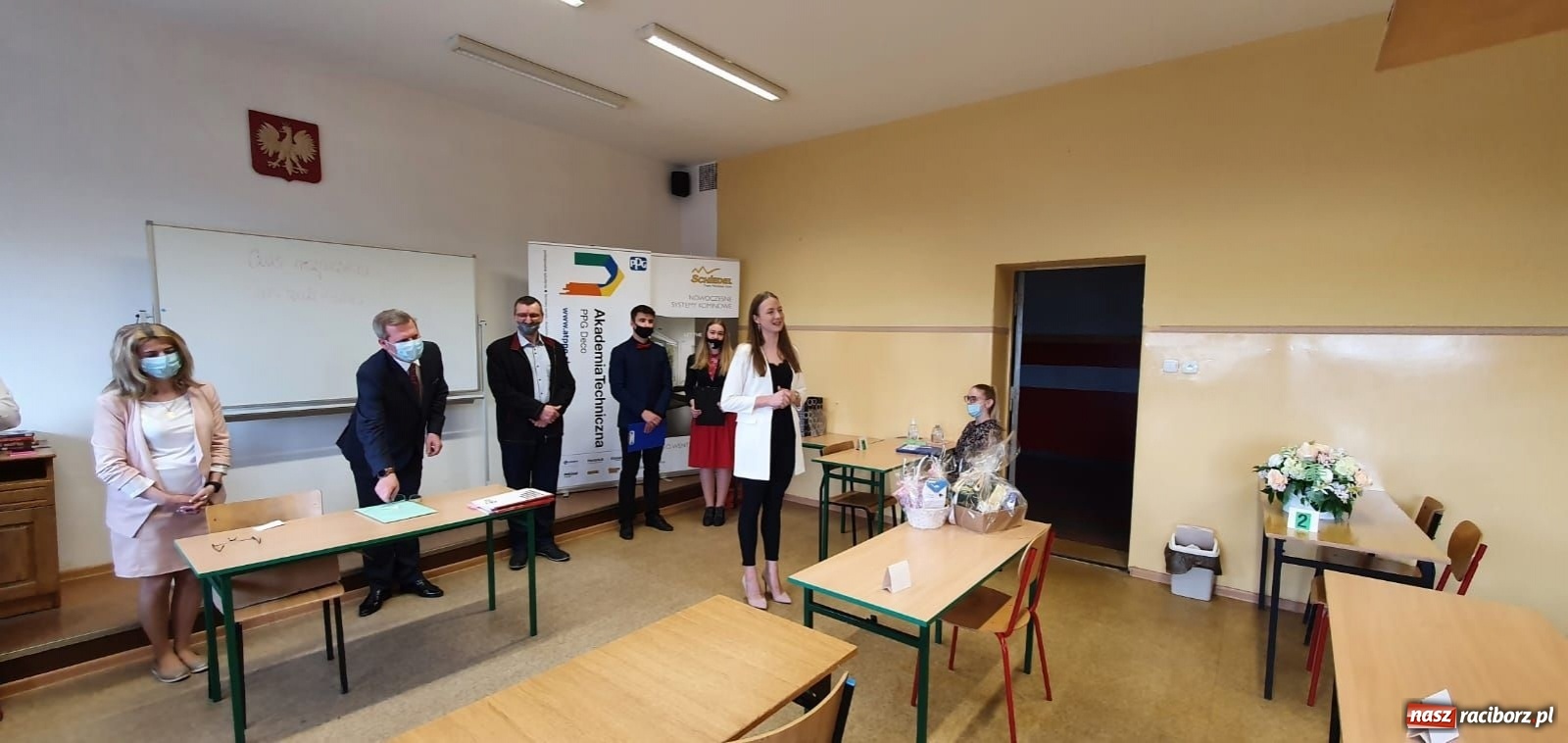 Zdjęcie w galerii na portalu naszraciborz.pl: Absolwenci Budowlanki-Gastronomika odebrali świadectwa wiadomości z regionu