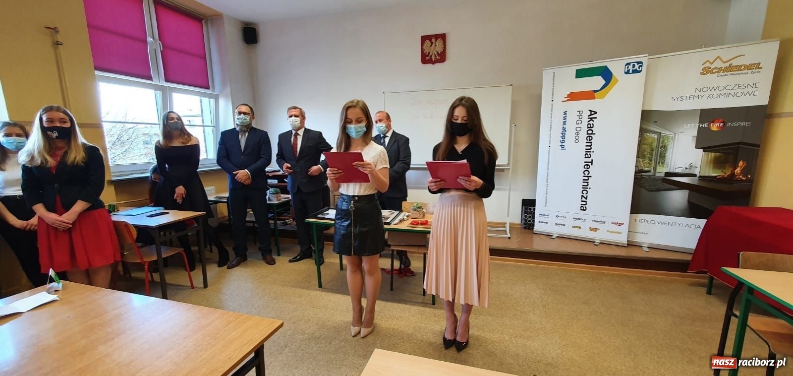 Zdjęcie w galerii na portalu naszraciborz.pl: Absolwenci Budowlanki-Gastronomika odebrali świadectwa wiadomości z regionu