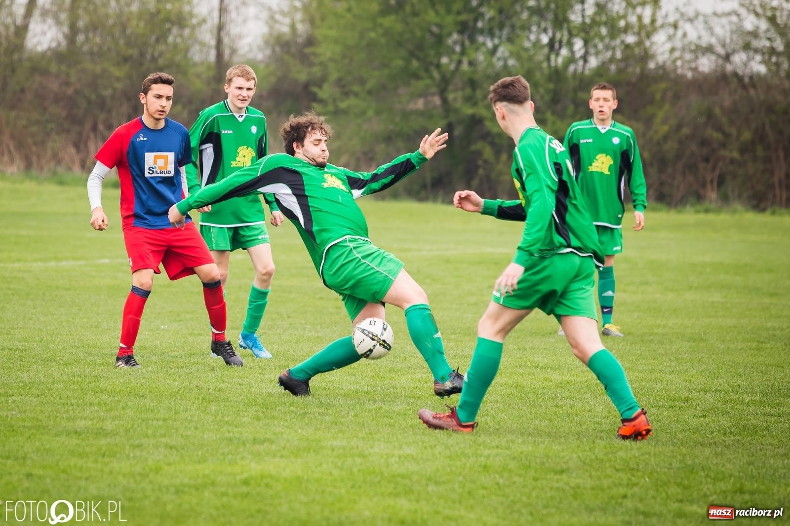 Zdjęcie w galerii na portalu naszraciborz.pl: Wyrównany bój w Wojnowicach. Rezerwy Brzezia górą [FOTO] wiadomości z regionu