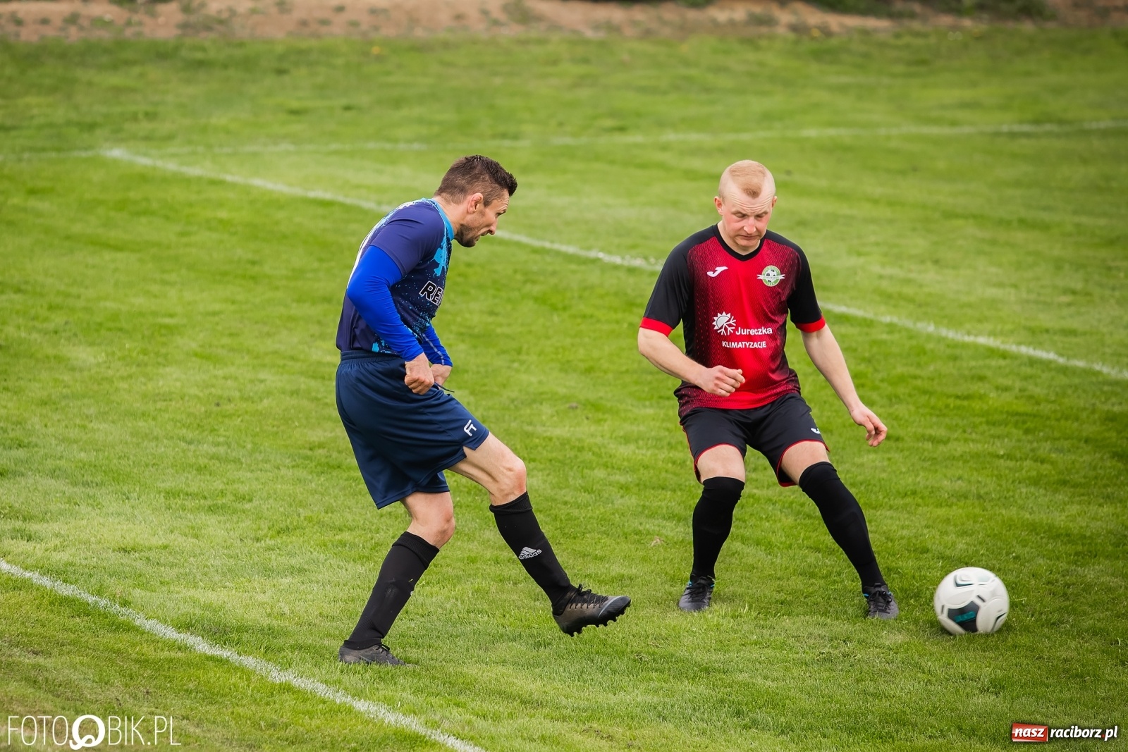 Zdjęcie w galerii na portalu naszraciborz.pl: B klasa. Podział punktów w meczu na szczycie [FOTO] wiadomości z regionu
