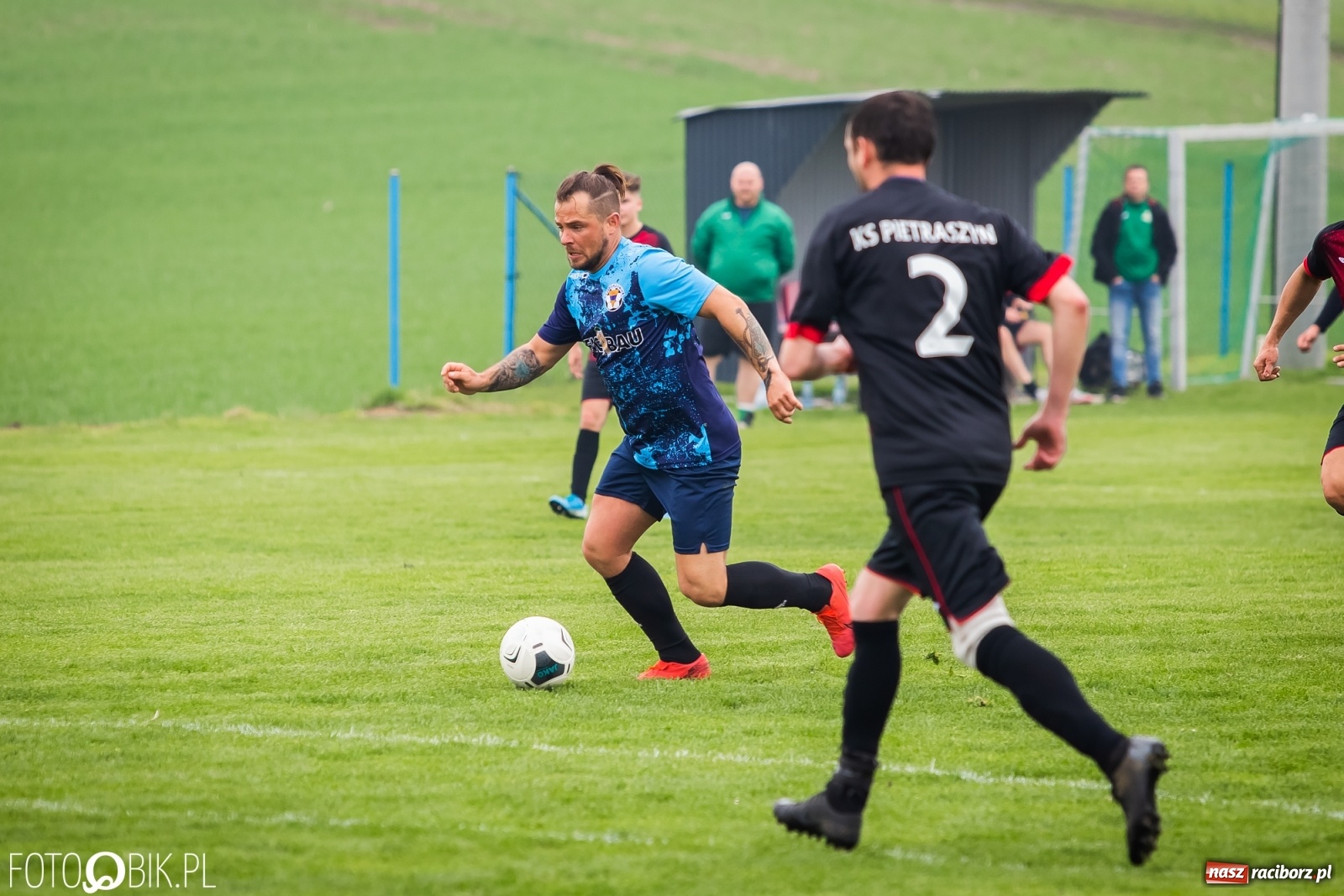 Zdjęcie w galerii na portalu naszraciborz.pl: B klasa. Podział punktów w meczu na szczycie [FOTO] wiadomości z regionu