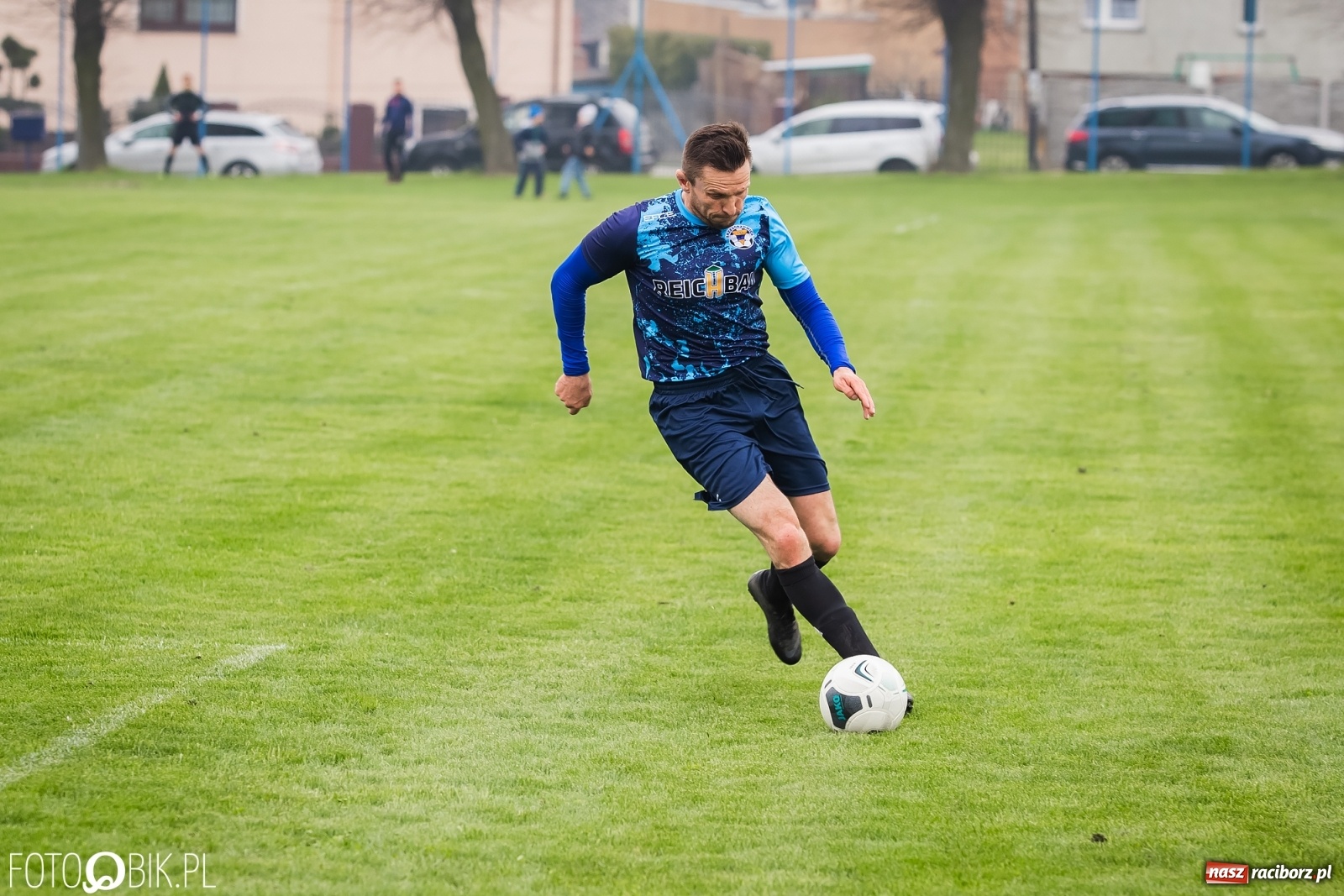 Zdjęcie w galerii na portalu naszraciborz.pl: B klasa. Podział punktów w meczu na szczycie [FOTO] wiadomości z regionu