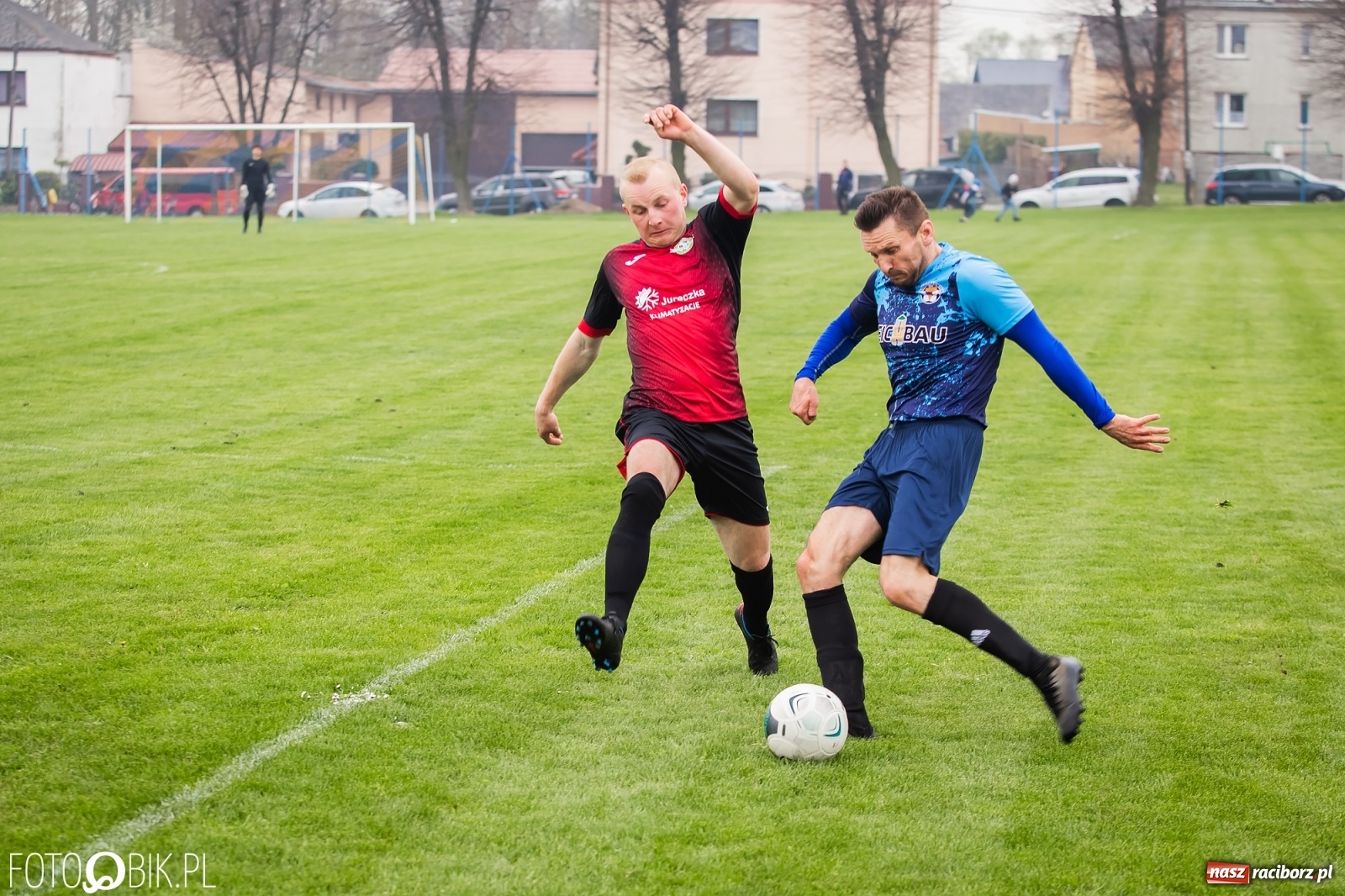 Zdjęcie w galerii na portalu naszraciborz.pl: B klasa. Podział punktów w meczu na szczycie [FOTO] wiadomości z regionu