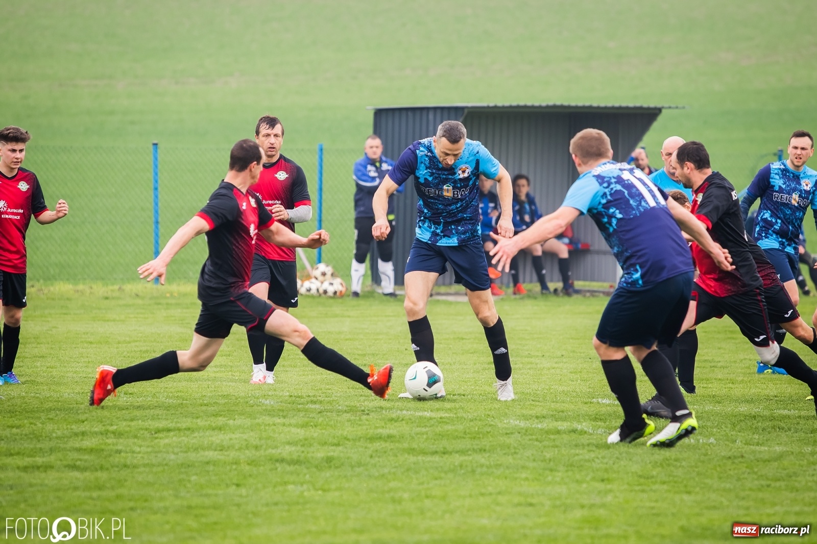 Zdjęcie w galerii na portalu naszraciborz.pl: B klasa. Podział punktów w meczu na szczycie [FOTO] wiadomości z regionu