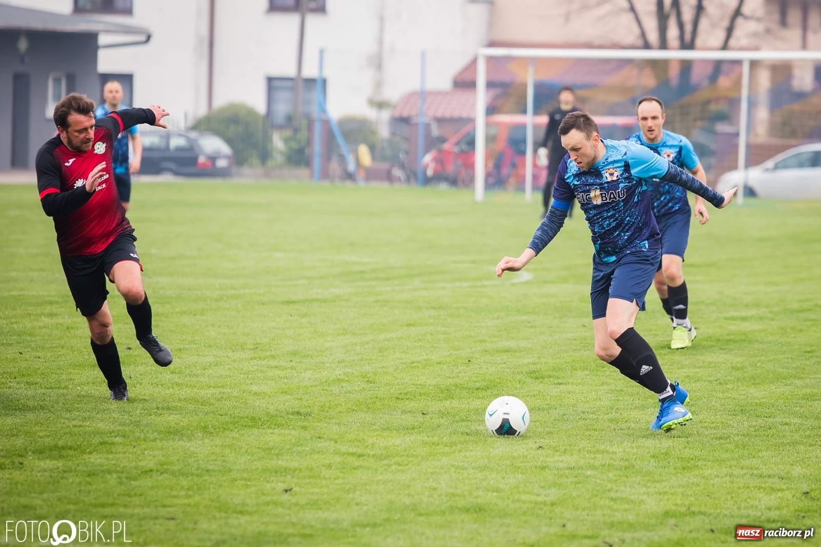 Zdjęcie w galerii na portalu naszraciborz.pl: B klasa. Podział punktów w meczu na szczycie [FOTO] wiadomości z regionu