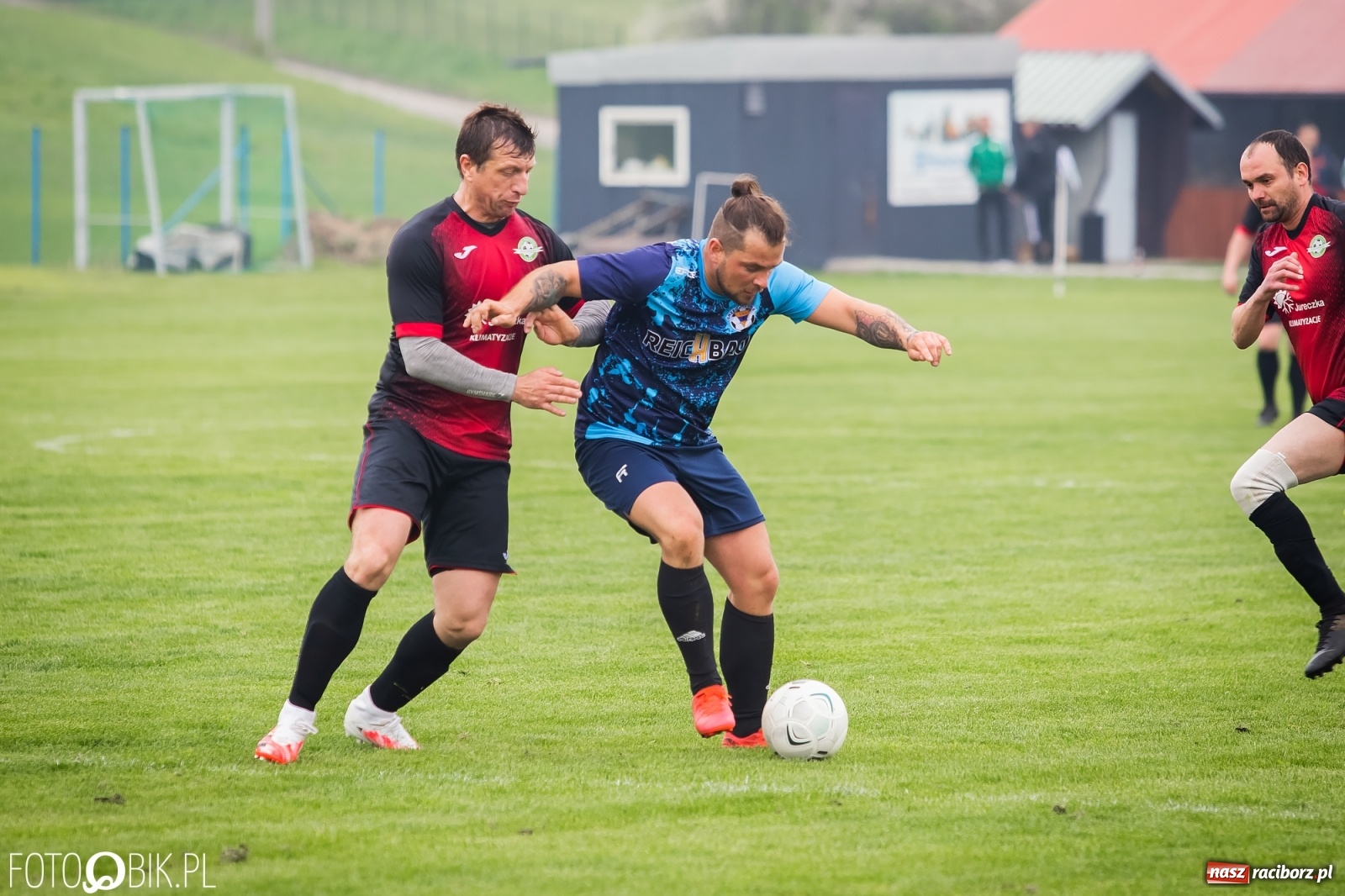 Zdjęcie w galerii na portalu naszraciborz.pl: B klasa. Podział punktów w meczu na szczycie [FOTO] wiadomości z regionu