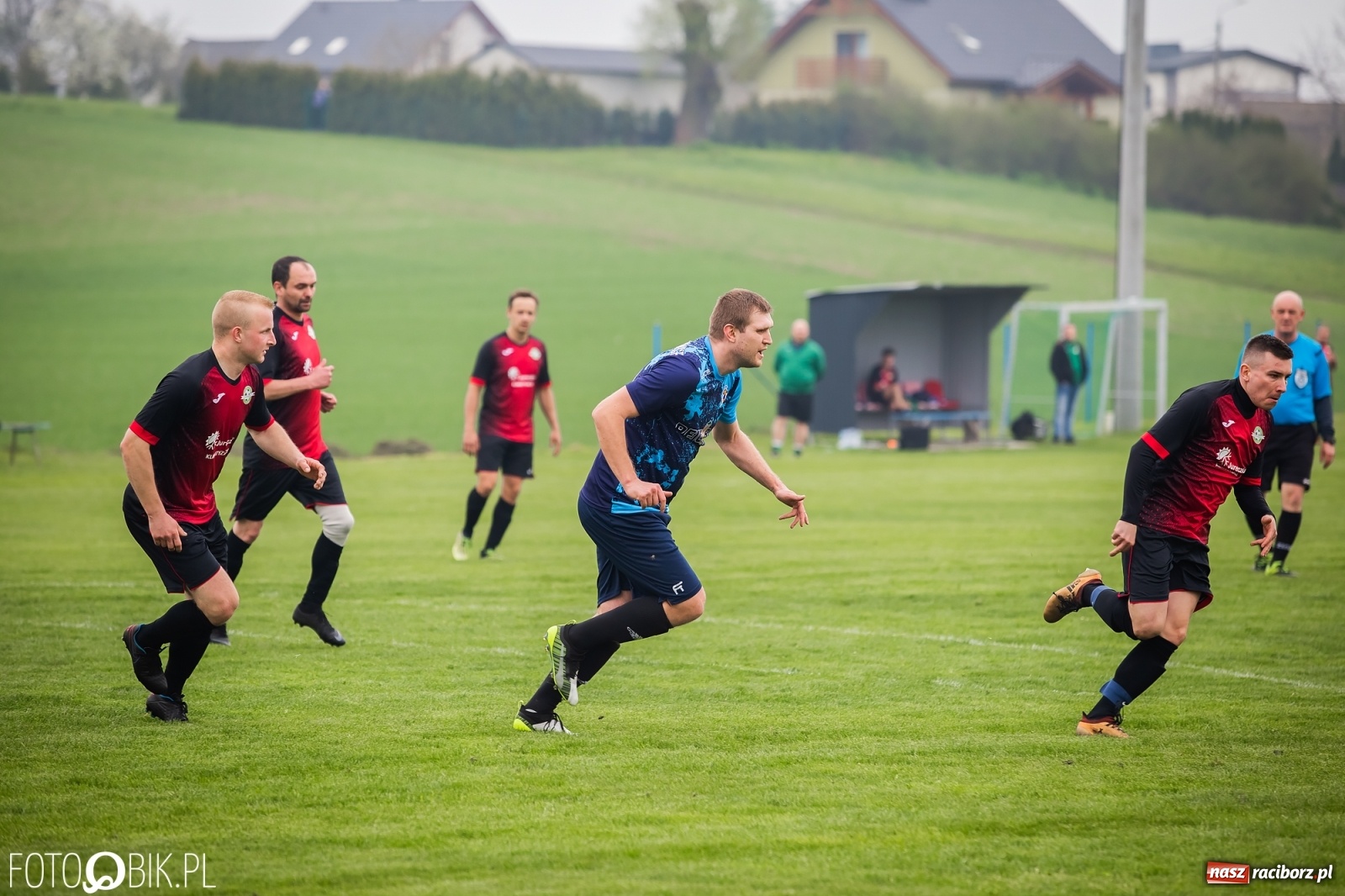 Zdjęcie w galerii na portalu naszraciborz.pl: B klasa. Podział punktów w meczu na szczycie [FOTO] wiadomości z regionu