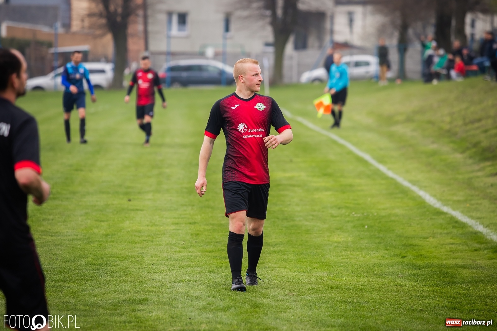 Zdjęcie w galerii na portalu naszraciborz.pl: B klasa. Podział punktów w meczu na szczycie [FOTO] wiadomości z regionu