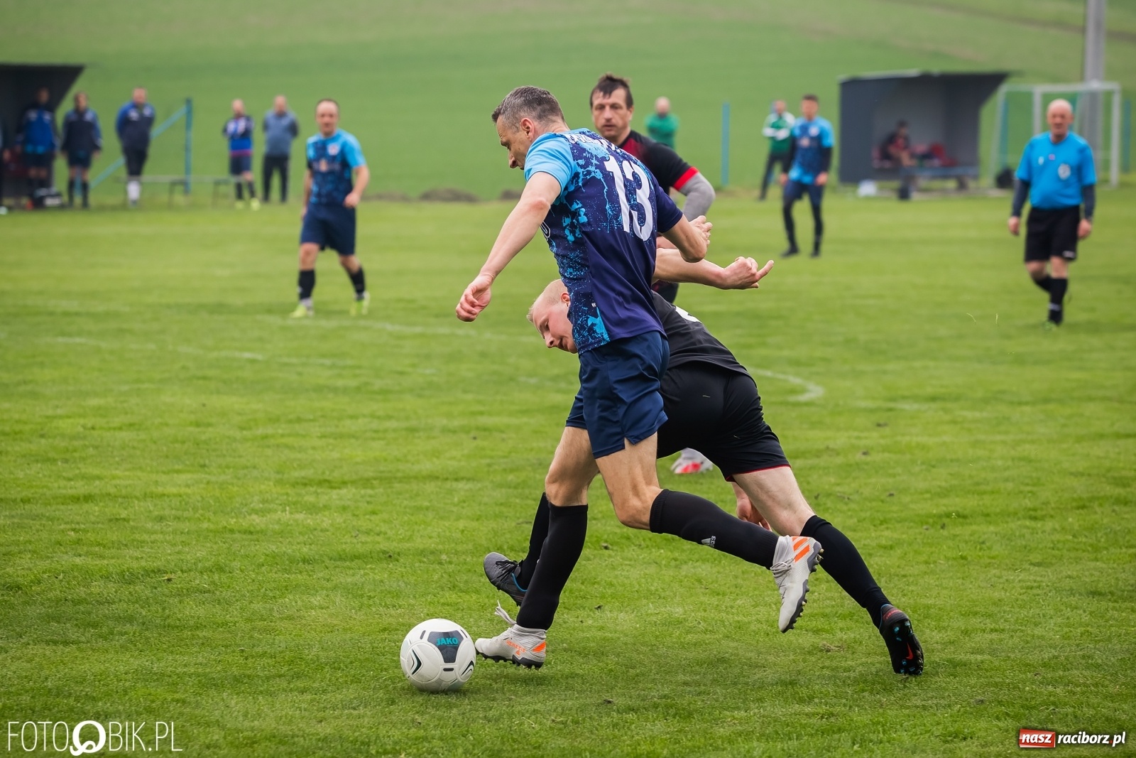 Zdjęcie w galerii na portalu naszraciborz.pl: B klasa. Podział punktów w meczu na szczycie [FOTO] wiadomości z regionu
