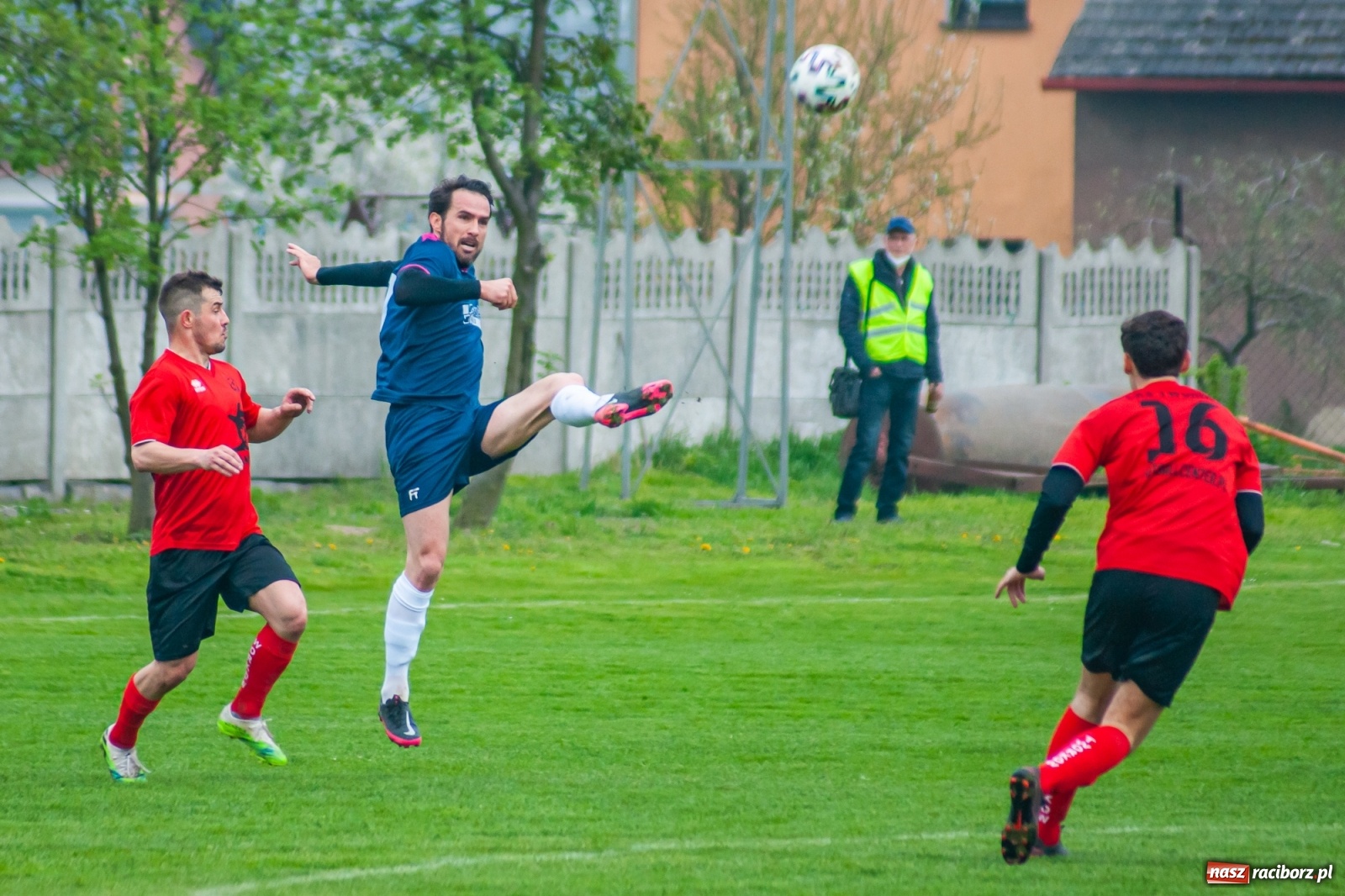 Zdjęcie w galerii na portalu naszraciborz.pl: Tworków pokonany, fotel lidera zachowany [FOTO] wiadomości z regionu