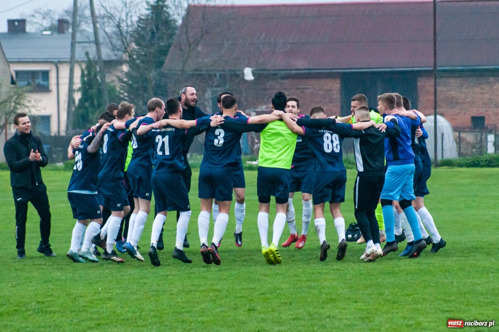 Zdjęcie w galerii na portalu naszraciborz.pl: Tworków pokonany, fotel lidera zachowany [FOTO] wiadomości z regionu
