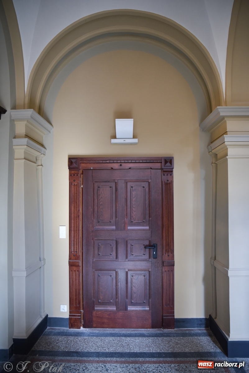 Zdjęcie w galerii na portalu naszraciborz.pl: Gmach sądu krajowego w Raciborzu. Zobaczcie odnowione wnętrza [FOTO] wiadomości z regionu