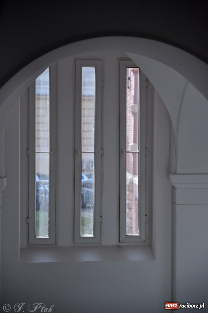 Zdjęcie w galerii na portalu naszraciborz.pl: Gmach sądu krajowego w Raciborzu. Zobaczcie odnowione wnętrza [FOTO] wiadomości z regionu