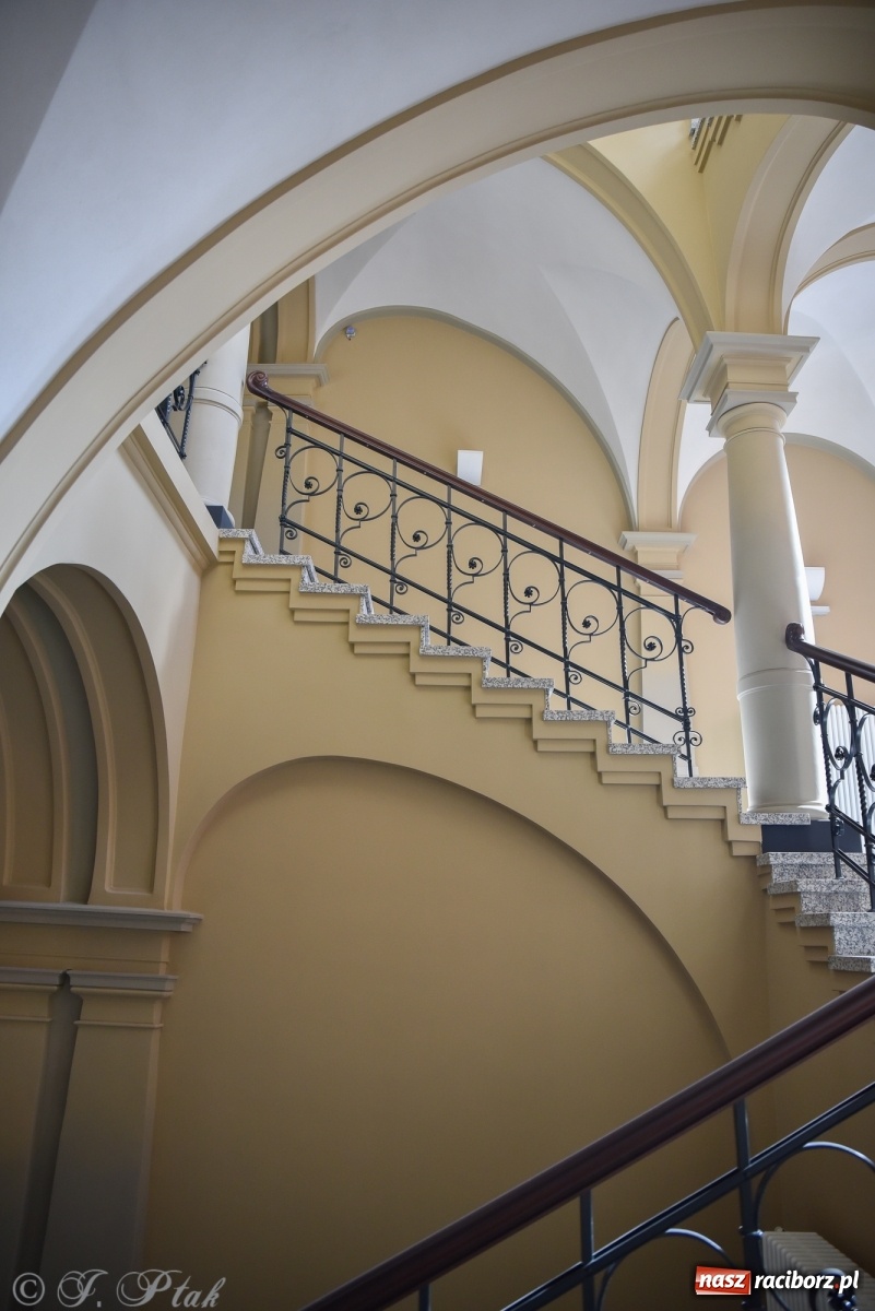 Zdjęcie w galerii na portalu naszraciborz.pl: Gmach sądu krajowego w Raciborzu. Zobaczcie odnowione wnętrza [FOTO] wiadomości z regionu