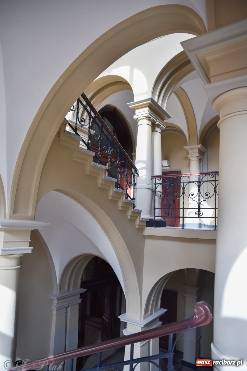 Zdjęcie w galerii na portalu naszraciborz.pl: Gmach sądu krajowego w Raciborzu. Zobaczcie odnowione wnętrza [FOTO] wiadomości z regionu