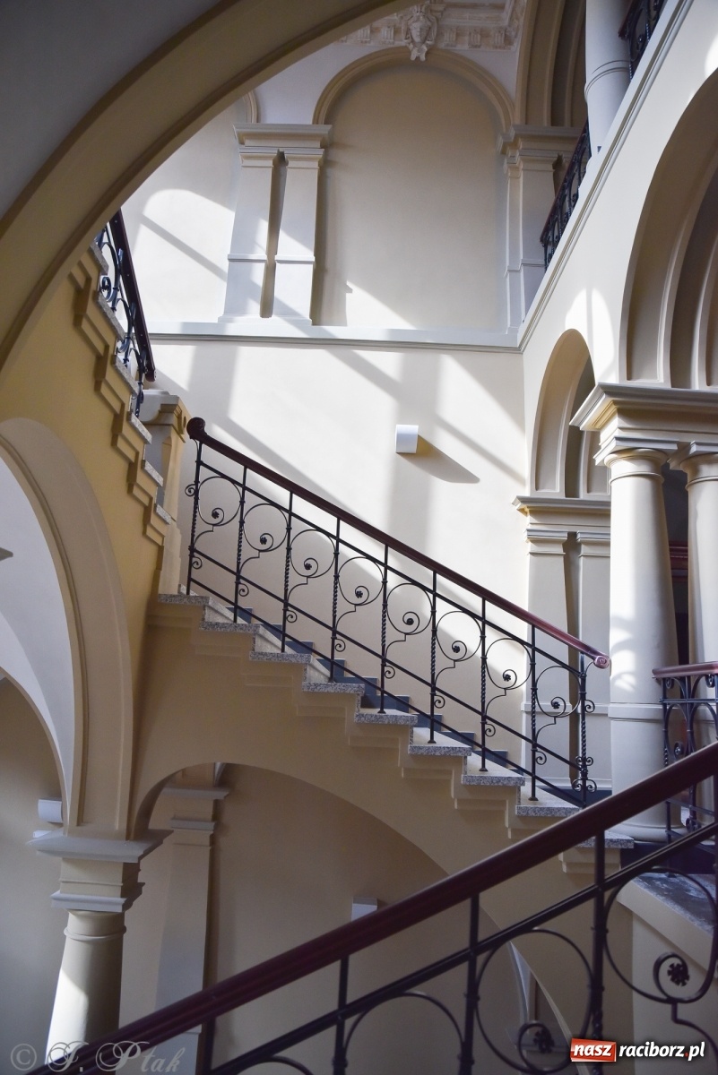 Zdjęcie w galerii na portalu naszraciborz.pl: Gmach sądu krajowego w Raciborzu. Zobaczcie odnowione wnętrza [FOTO] wiadomości z regionu