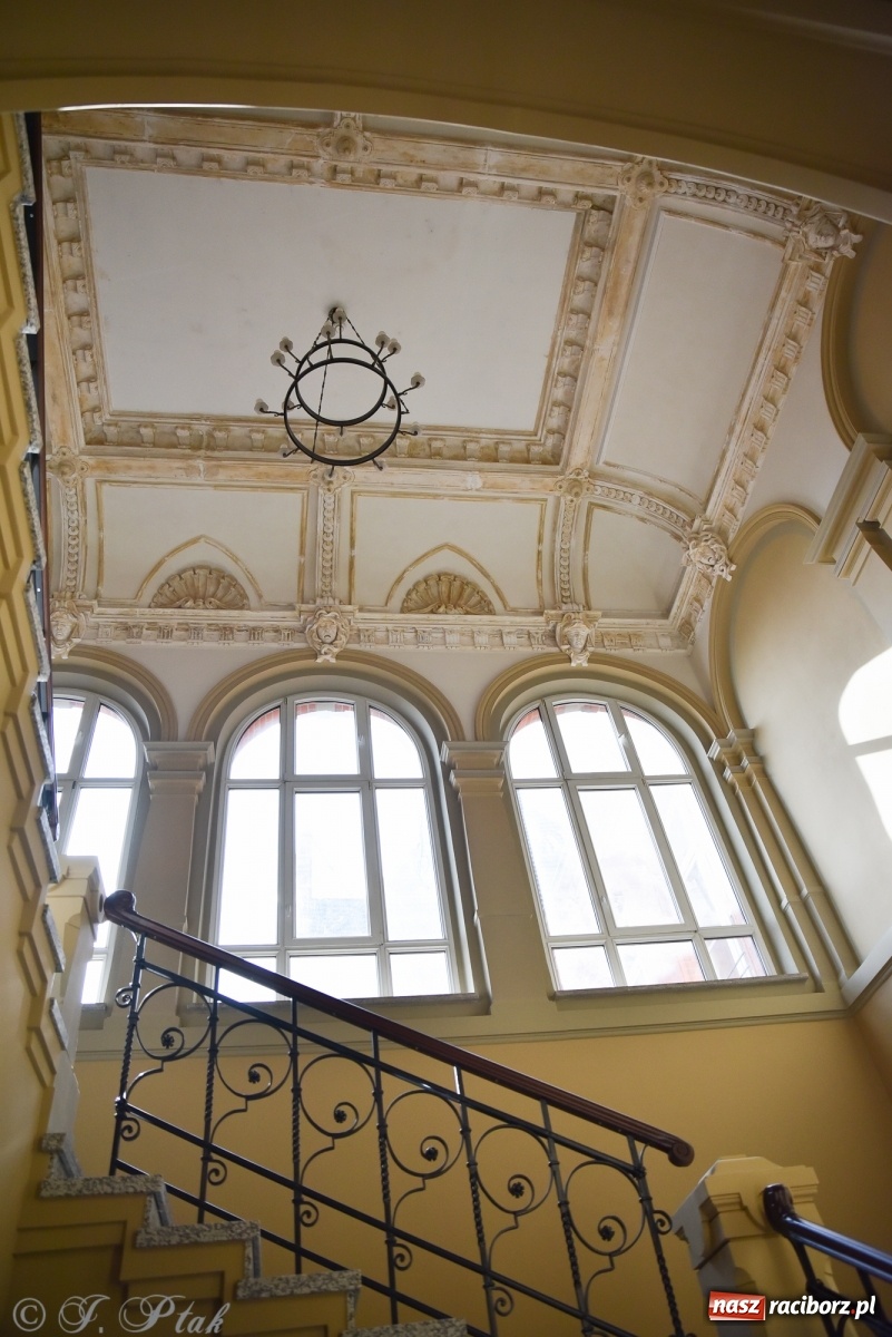 Zdjęcie w galerii na portalu naszraciborz.pl: Gmach sądu krajowego w Raciborzu. Zobaczcie odnowione wnętrza [FOTO] wiadomości z regionu