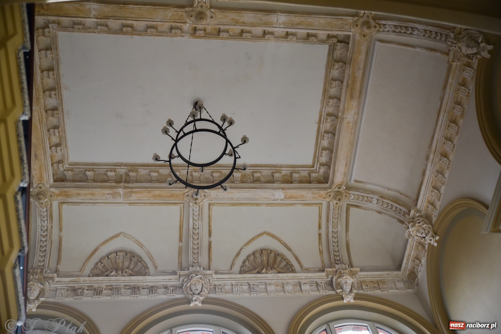 Zdjęcie w galerii na portalu naszraciborz.pl: Gmach sądu krajowego w Raciborzu. Zobaczcie odnowione wnętrza [FOTO] wiadomości z regionu