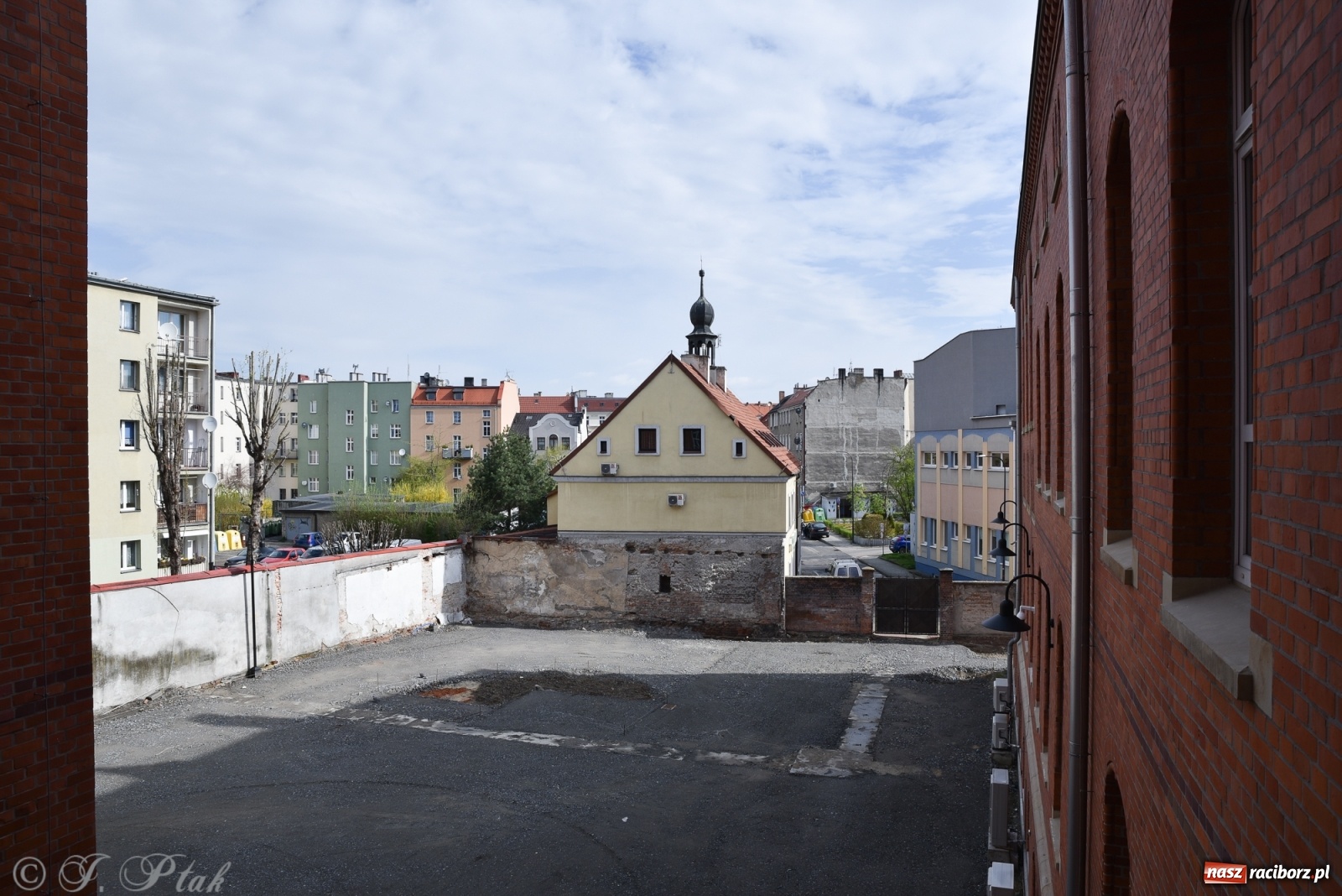 Zdjęcie w galerii na portalu naszraciborz.pl: Gmach sądu krajowego w Raciborzu. Zobaczcie odnowione wnętrza [FOTO] wiadomości z regionu