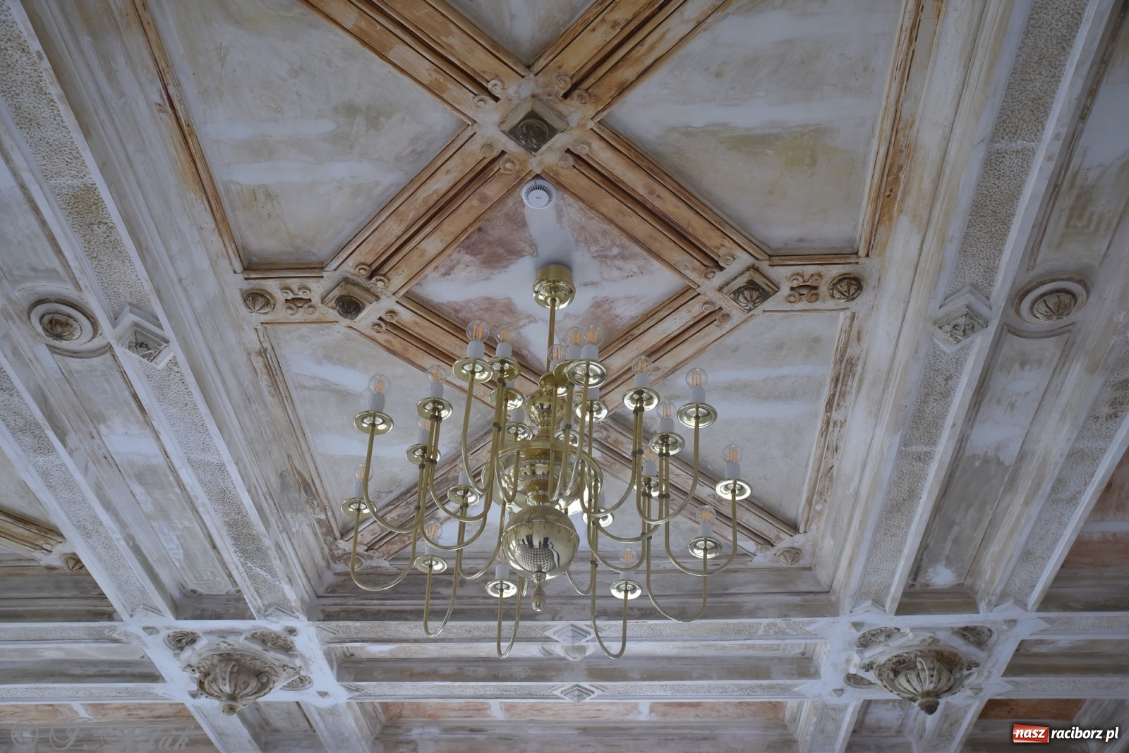 Zdjęcie w galerii na portalu naszraciborz.pl: Gmach sądu krajowego w Raciborzu. Zobaczcie odnowione wnętrza [FOTO] wiadomości z regionu