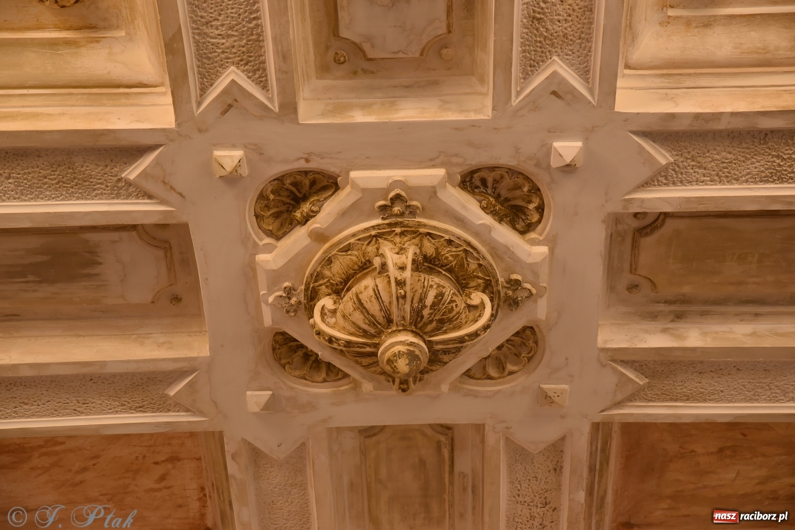 Zdjęcie w galerii na portalu naszraciborz.pl: Gmach sądu krajowego w Raciborzu. Zobaczcie odnowione wnętrza [FOTO] wiadomości z regionu