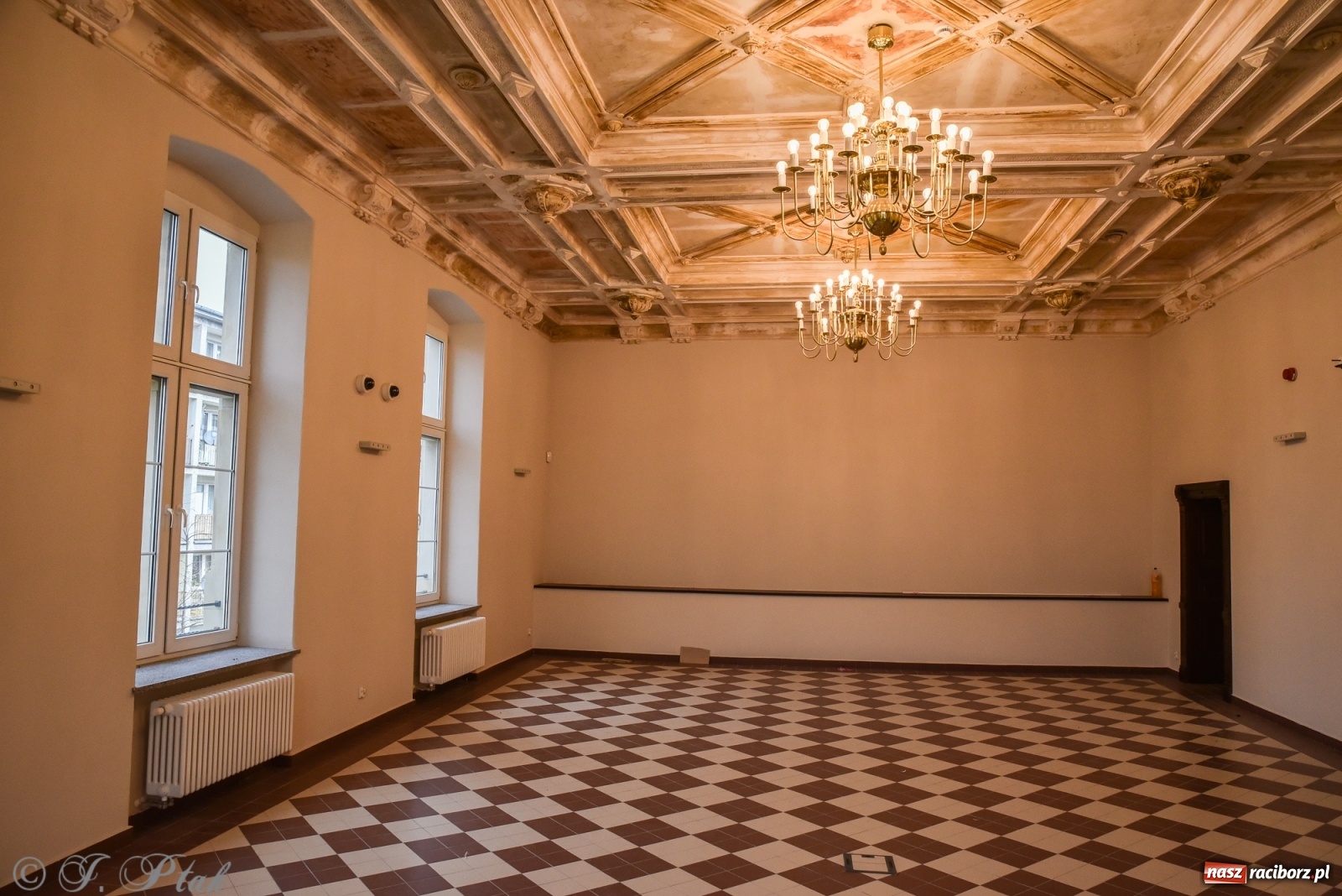 Zdjęcie w galerii na portalu naszraciborz.pl: Gmach sądu krajowego w Raciborzu. Zobaczcie odnowione wnętrza [FOTO] wiadomości z regionu