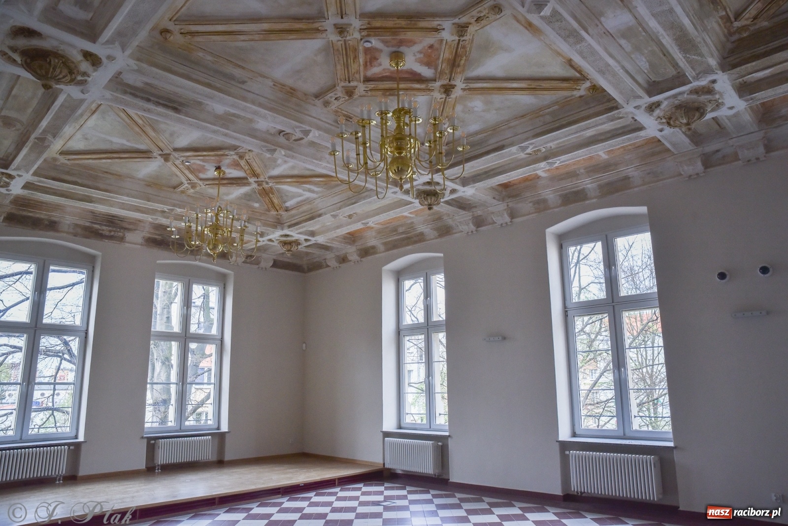 Zdjęcie w galerii na portalu naszraciborz.pl: Gmach sądu krajowego w Raciborzu. Zobaczcie odnowione wnętrza [FOTO] wiadomości z regionu