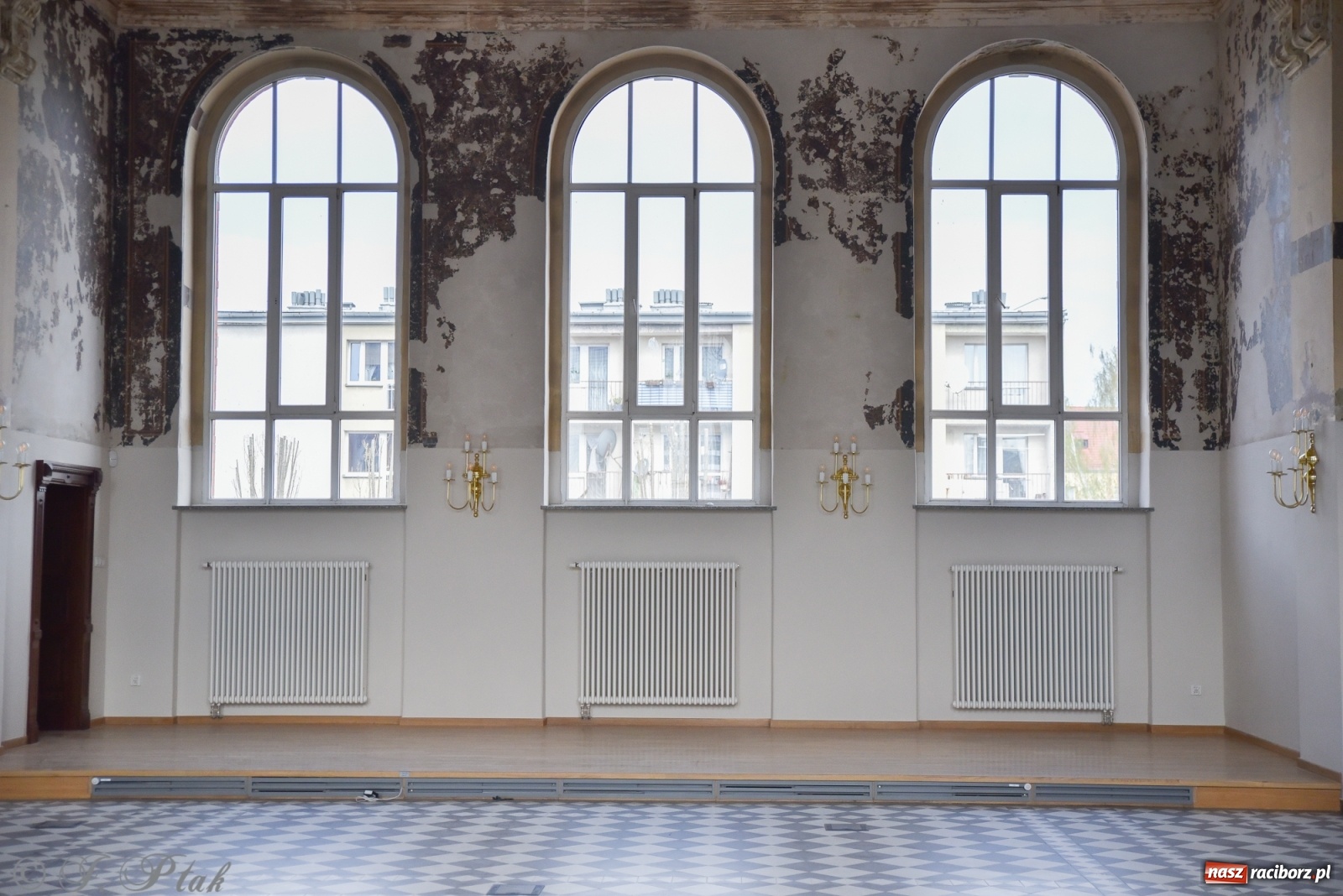 Zdjęcie w galerii na portalu naszraciborz.pl: Gmach sądu krajowego w Raciborzu. Zobaczcie odnowione wnętrza [FOTO] wiadomości z regionu