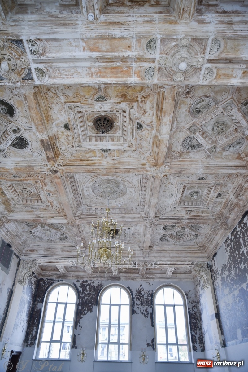 Zdjęcie w galerii na portalu naszraciborz.pl: Gmach sądu krajowego w Raciborzu. Zobaczcie odnowione wnętrza [FOTO] wiadomości z regionu