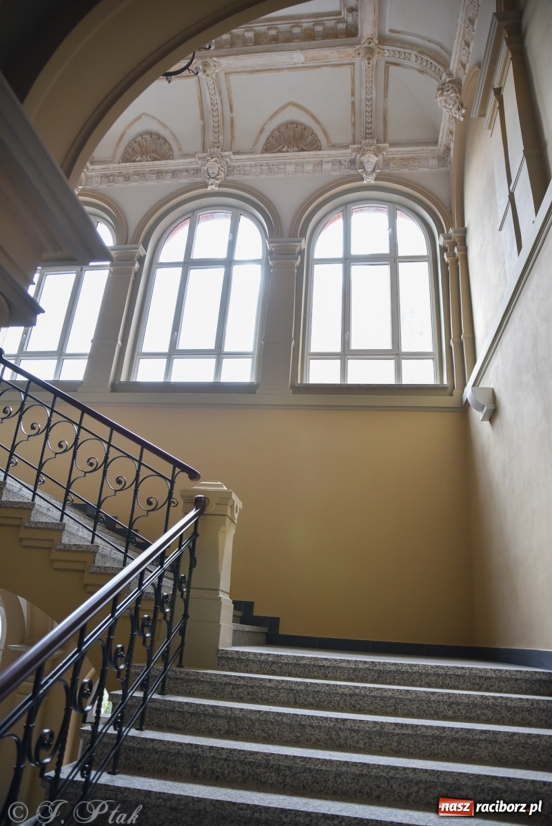 Zdjęcie w galerii na portalu naszraciborz.pl: Gmach sądu krajowego w Raciborzu. Zobaczcie odnowione wnętrza [FOTO] wiadomości z regionu