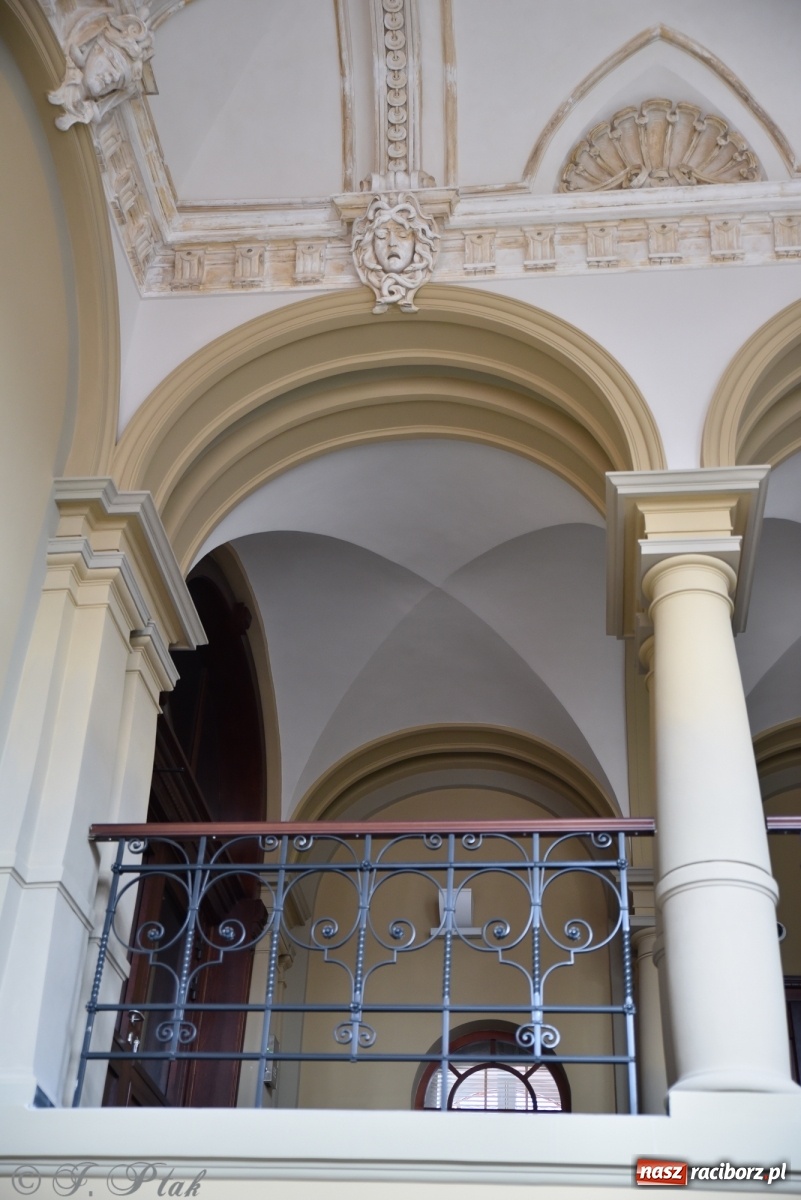 Zdjęcie w galerii na portalu naszraciborz.pl: Gmach sądu krajowego w Raciborzu. Zobaczcie odnowione wnętrza [FOTO] wiadomości z regionu