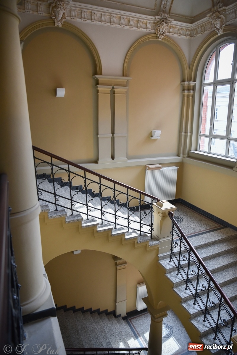 Zdjęcie w galerii na portalu naszraciborz.pl: Gmach sądu krajowego w Raciborzu. Zobaczcie odnowione wnętrza [FOTO] wiadomości z regionu