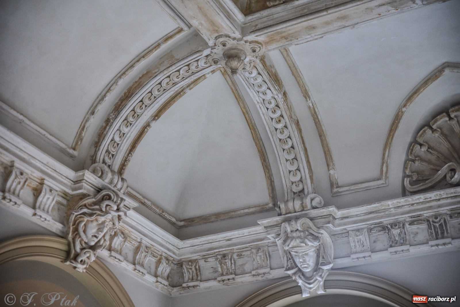 Zdjęcie w galerii na portalu naszraciborz.pl: Gmach sądu krajowego w Raciborzu. Zobaczcie odnowione wnętrza [FOTO] wiadomości z regionu