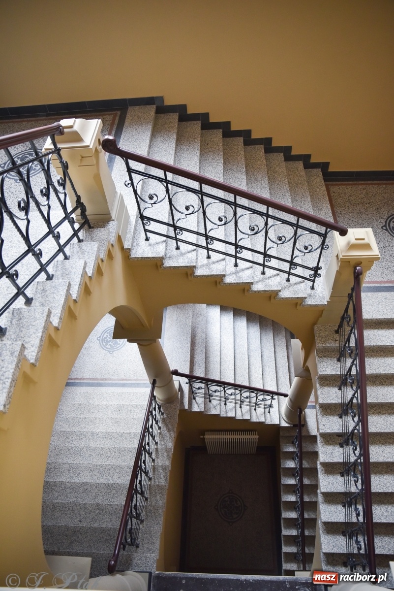 Zdjęcie w galerii na portalu naszraciborz.pl: Gmach sądu krajowego w Raciborzu. Zobaczcie odnowione wnętrza [FOTO] wiadomości z regionu