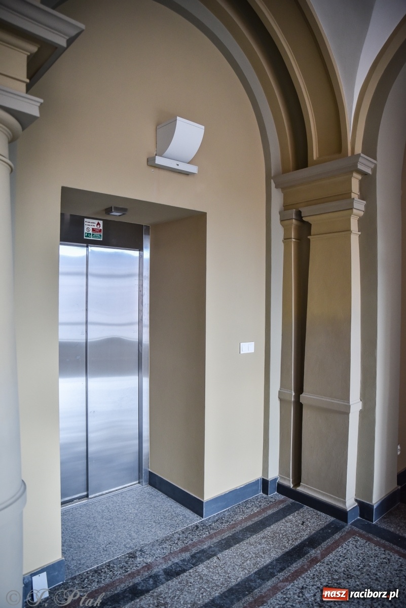 Zdjęcie w galerii na portalu naszraciborz.pl: Gmach sądu krajowego w Raciborzu. Zobaczcie odnowione wnętrza [FOTO] wiadomości z regionu