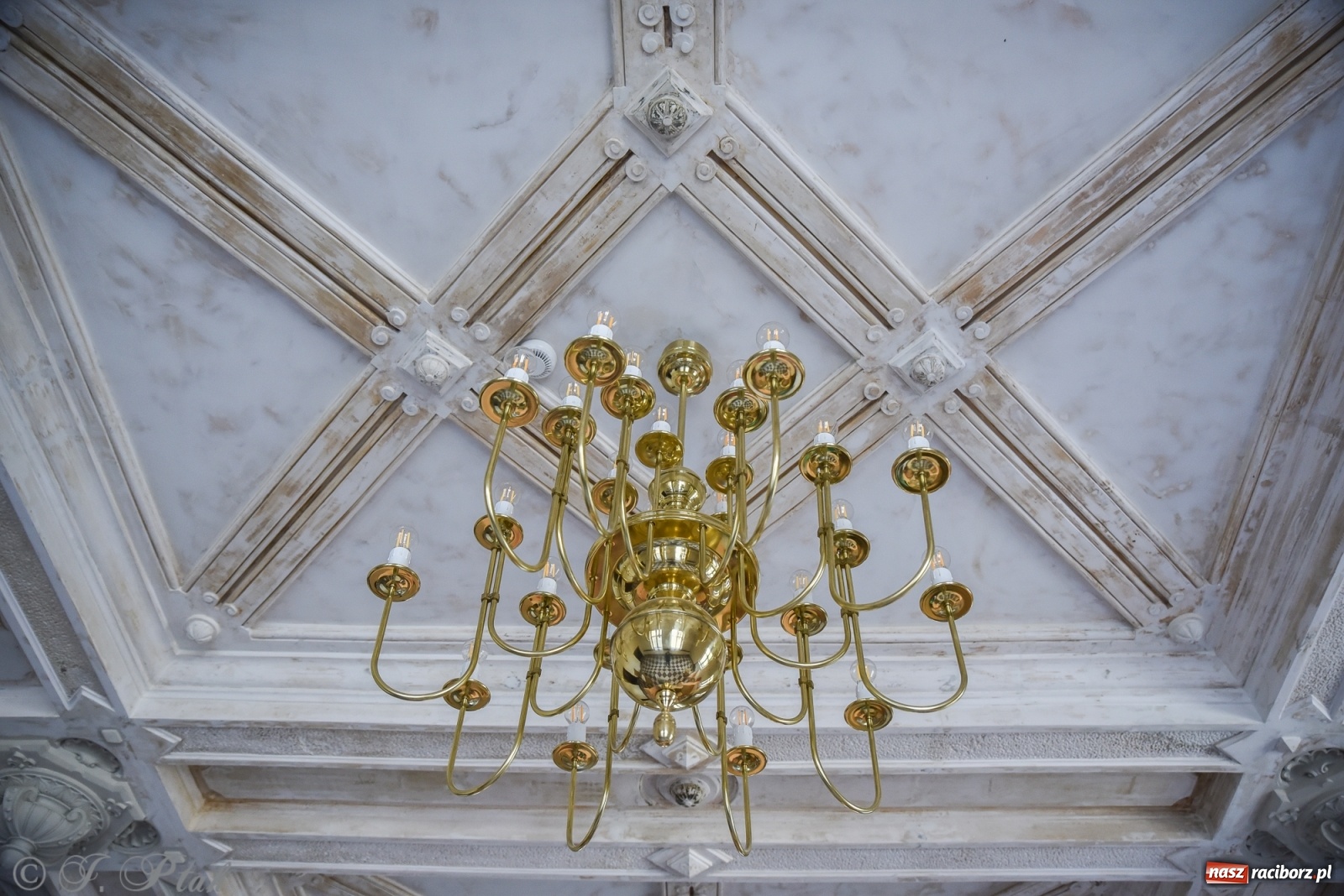 Zdjęcie w galerii na portalu naszraciborz.pl: Gmach sądu krajowego w Raciborzu. Zobaczcie odnowione wnętrza [FOTO] wiadomości z regionu