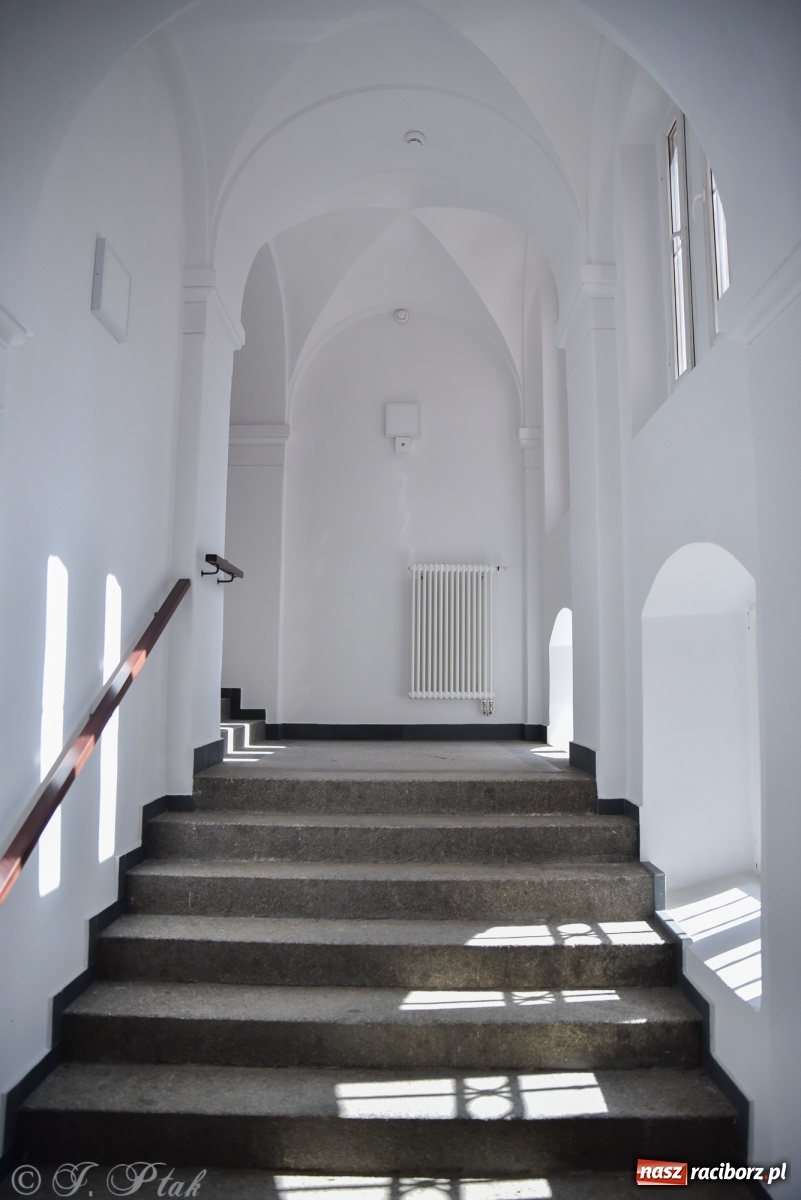 Zdjęcie w galerii na portalu naszraciborz.pl: Gmach sądu krajowego w Raciborzu. Zobaczcie odnowione wnętrza [FOTO] wiadomości z regionu