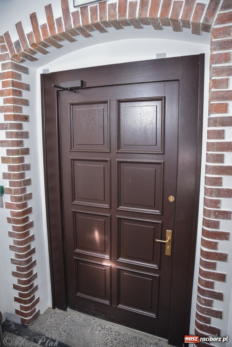 Zdjęcie w galerii na portalu naszraciborz.pl: Gmach sądu krajowego w Raciborzu. Zobaczcie odnowione wnętrza [FOTO] wiadomości z regionu