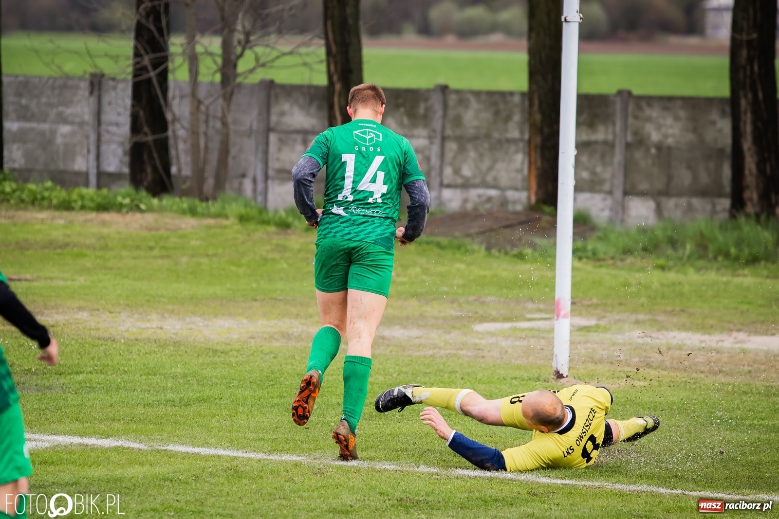 Zdjęcie w galerii na portalu naszraciborz.pl: Outsider napędził strachu wiceliderowi [FOTO] wiadomości z regionu
