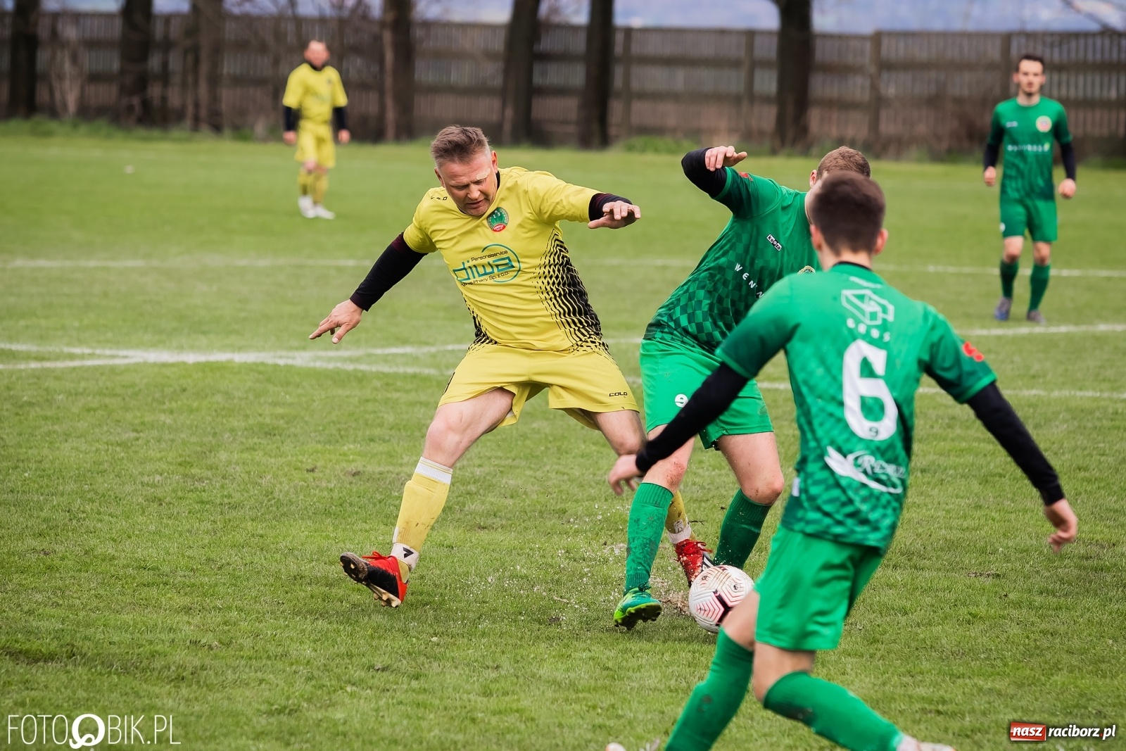 Zdjęcie w galerii na portalu naszraciborz.pl: Outsider napędził strachu wiceliderowi [FOTO] wiadomości z regionu