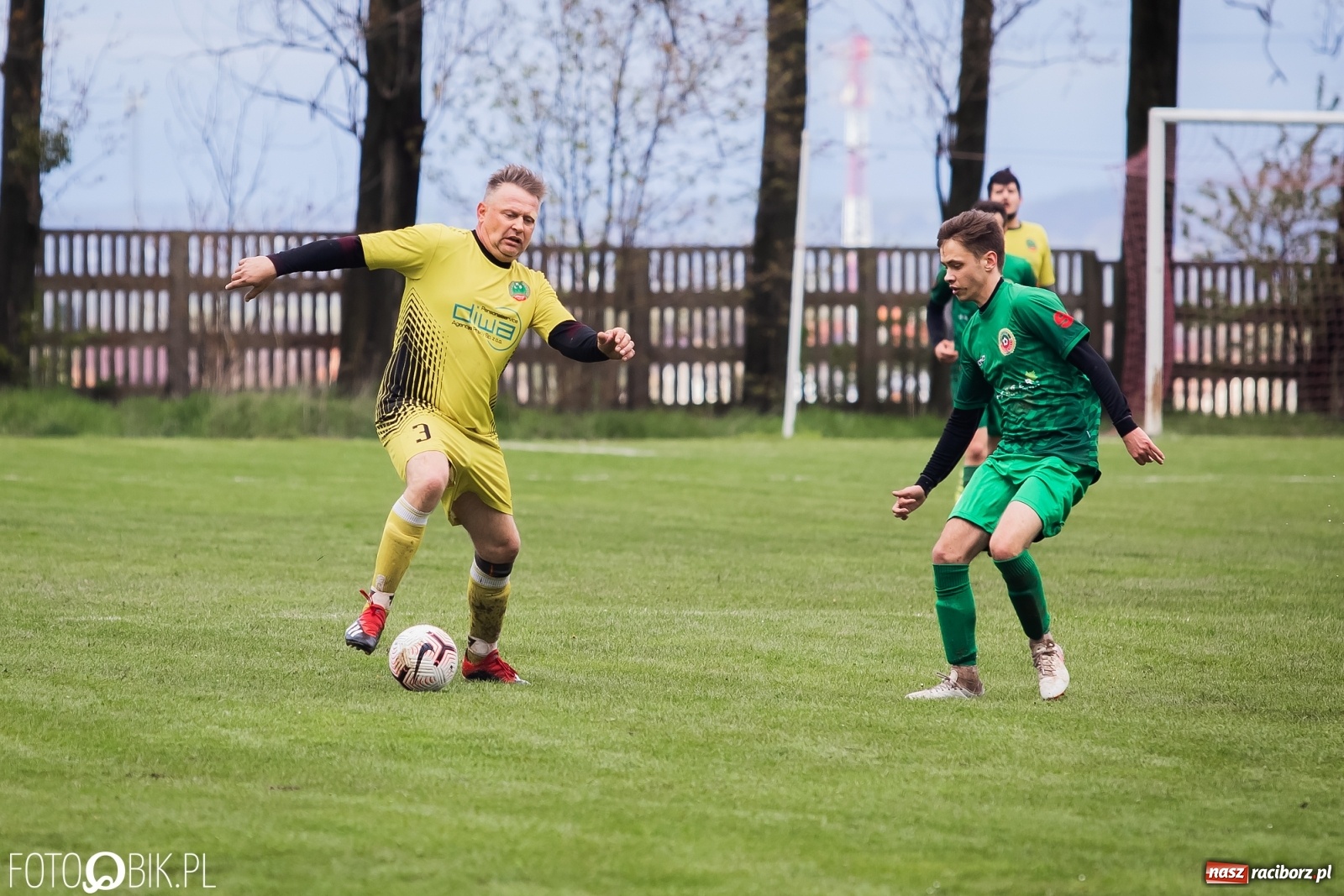 Zdjęcie w galerii na portalu naszraciborz.pl: Outsider napędził strachu wiceliderowi [FOTO] wiadomości z regionu